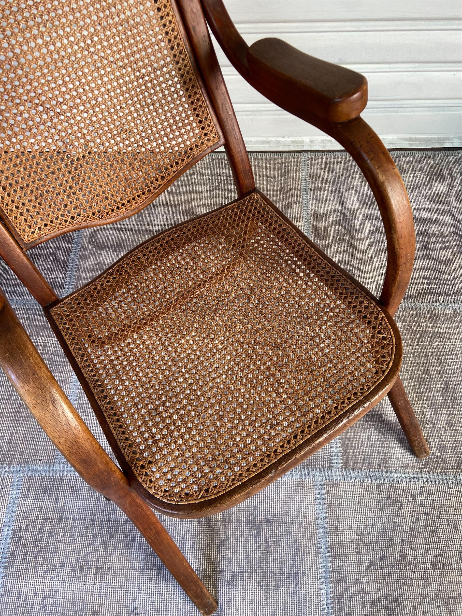 Armchair, Michael Thonet Wood and Rattan, 1865 In Good Condition For Sale In Saint ouen, FR