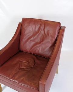 Poltrona Modello 2207 in pelle rossa e struttura in Oak di Børge Mogensen degli anni '60
