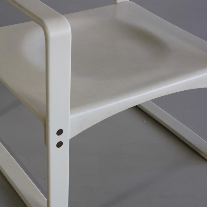 Armchair designed by Verner Panton, Germany, Thonet, 1966.

The model no. 270F produced by A. Sommer for Thonet in cream colored lacquered laminated wood. Tilting backrest. Seat height 42 cm.

  