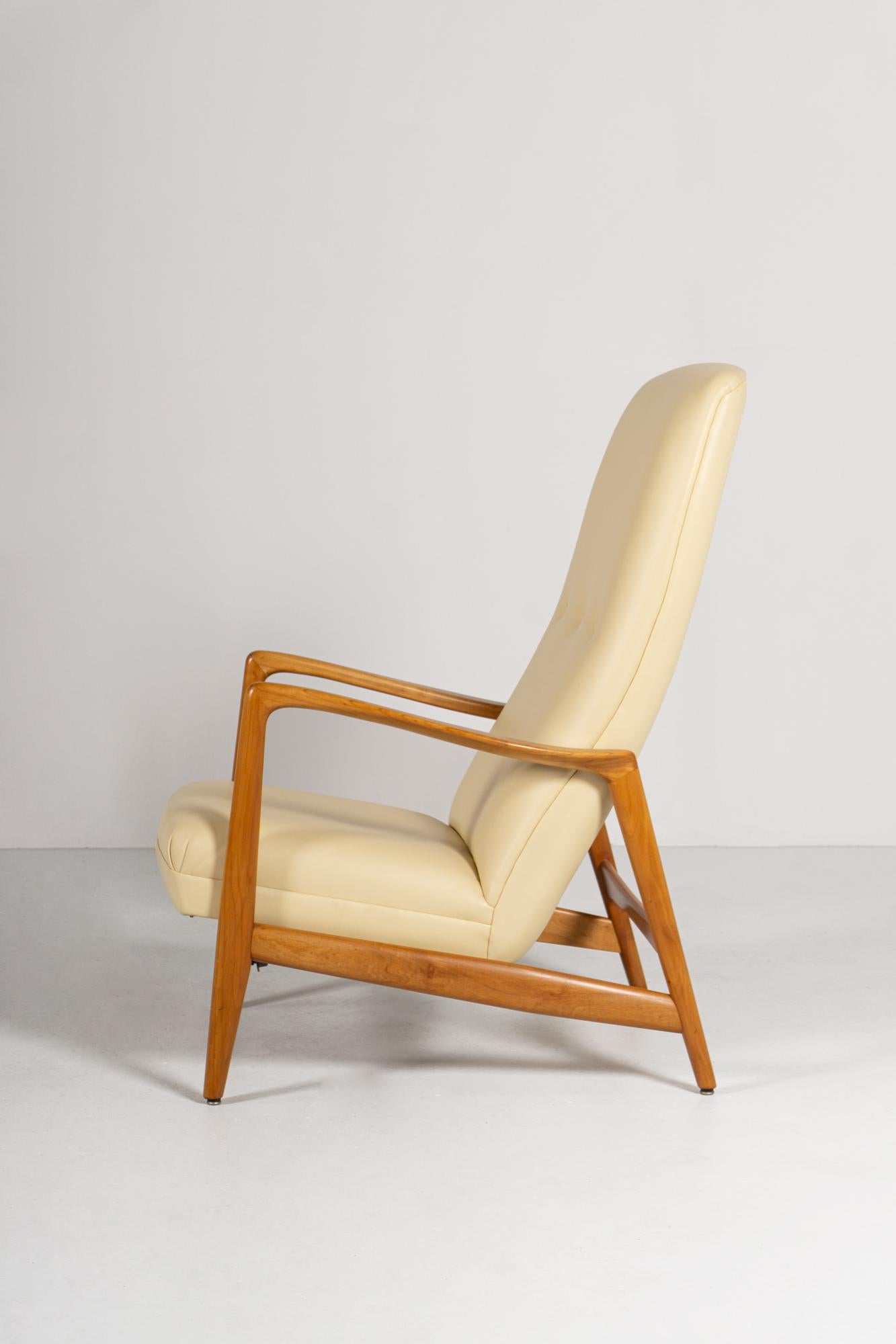 Fauteuil Modèle 829 de Rastad and Relling, Cassina, Italie, 1960 Excellent état - En vente à Berlin, DE