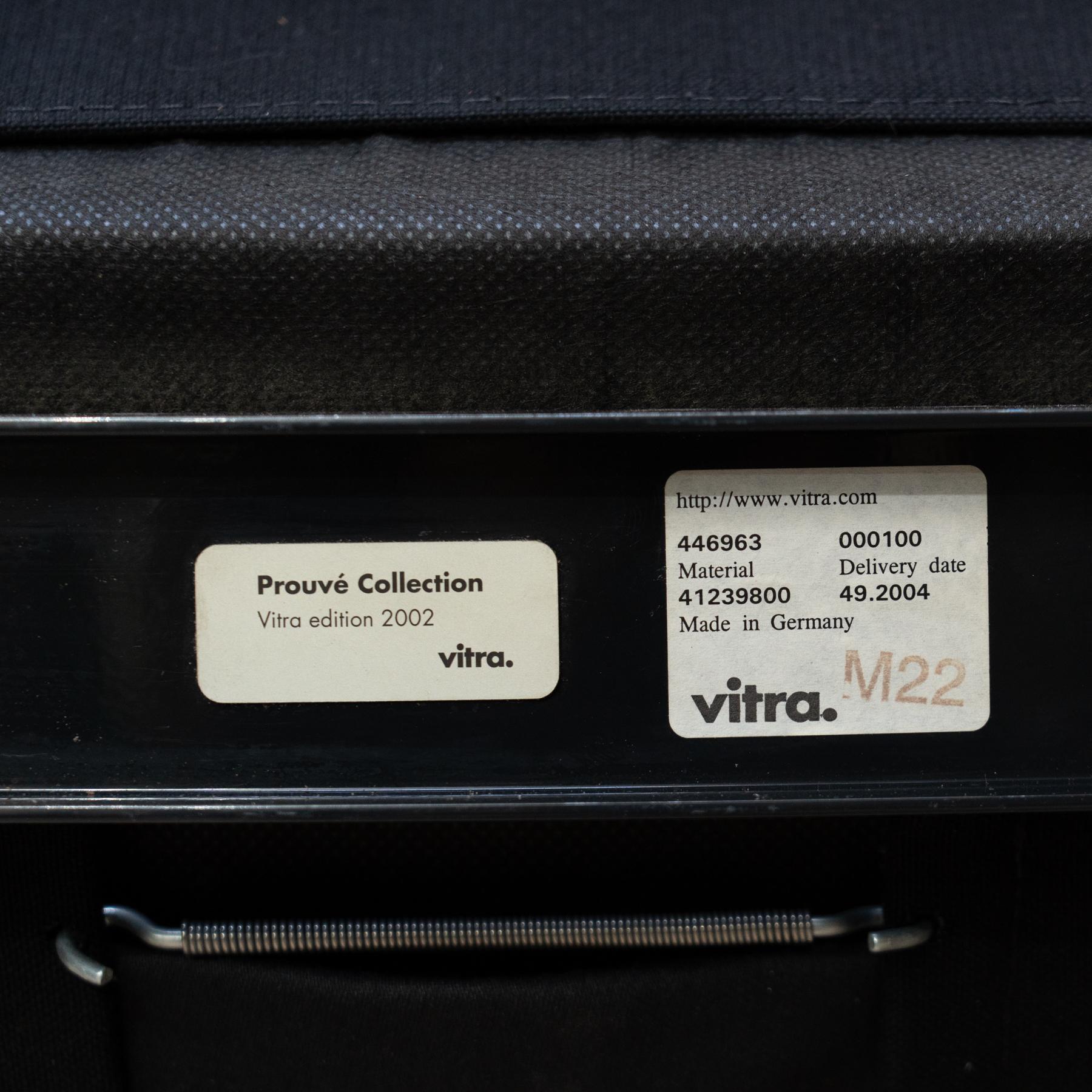 Fauteuil Modèle Cité de Jean Prouvé, fabriqué par Vitra, 2002 en vente 8