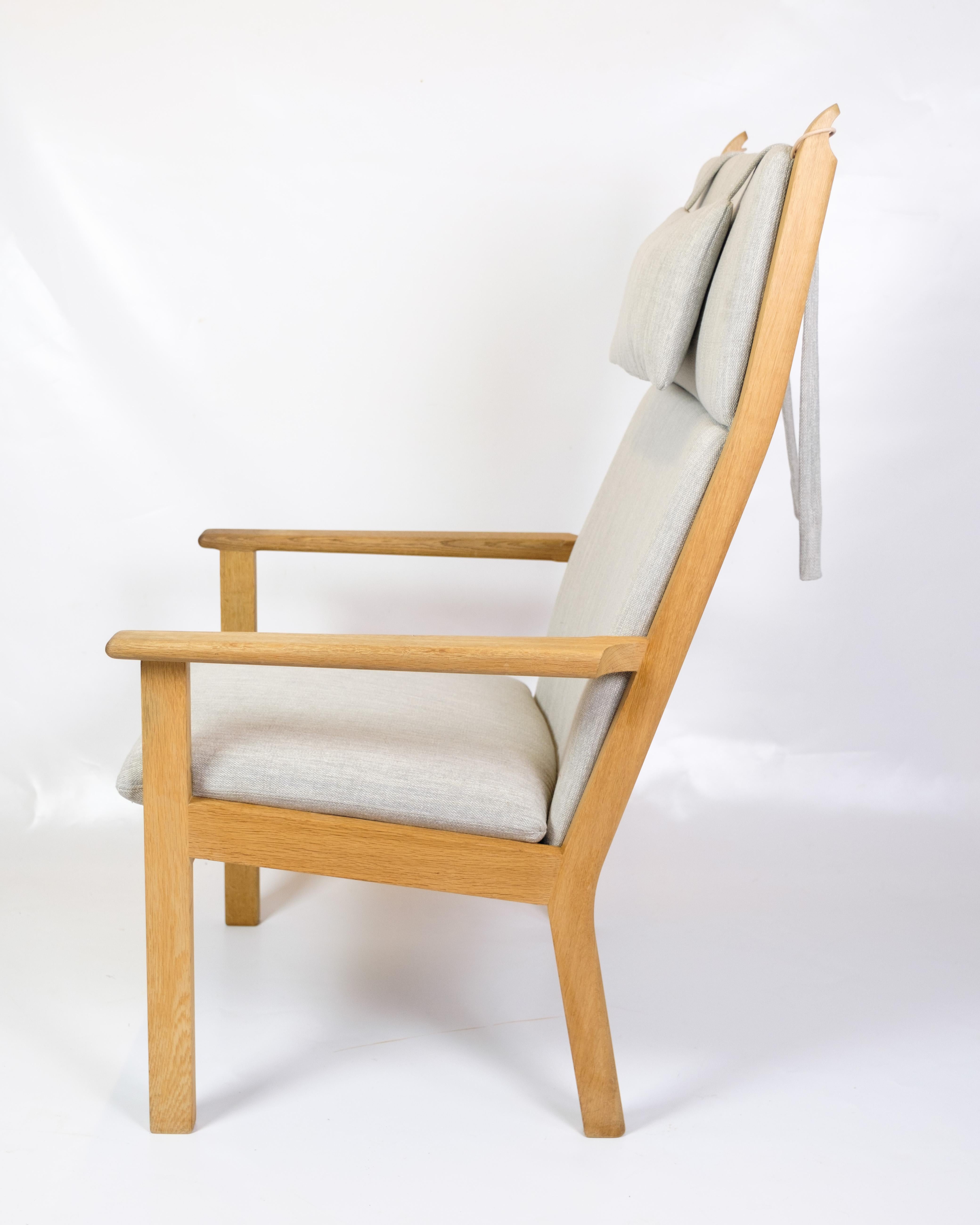 XXIe siècle et contemporain Fauteuil modèle GE284 en chêne à haut dossier par Hans J. Wegner pour Getama en vente