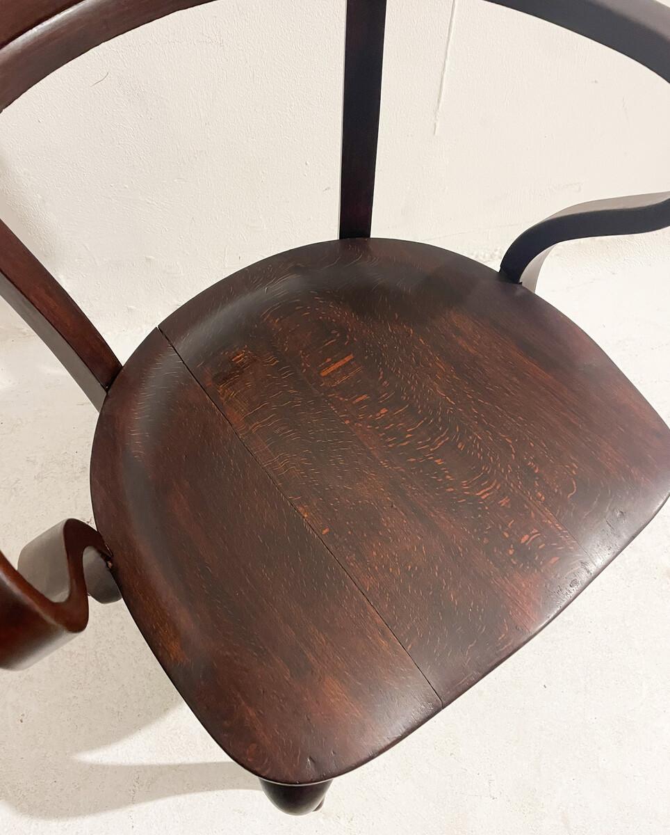 Sessel Nummer 6151 von Adolf Loos für Thonet, 1900er Jahre, Frankreich

Adolf Franz Karl Viktor Maria Loos (10. Dezember 1870 - 23. August 1933) war ein österreichischer und tschechoslowakischer Architekt, einflussreicher europäischer Theoretiker