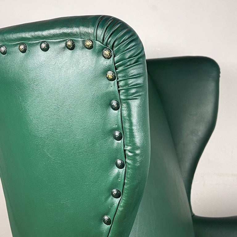 Armchair of Paolo Buffa Italy 1950s Green leather For Sale 3