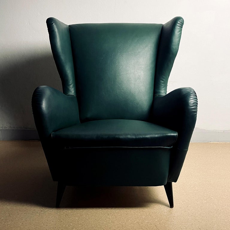 Armchair of Paolo Buffa Italy 1950s Green leather For Sale 5