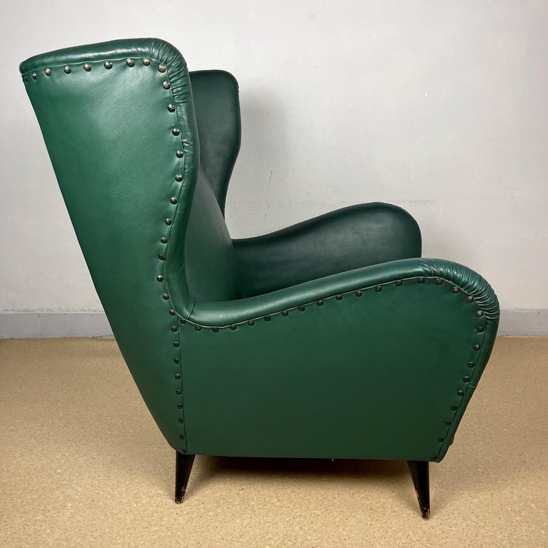Italian Armchair of Paolo Buffa Italy 1950s Green leather For Sale