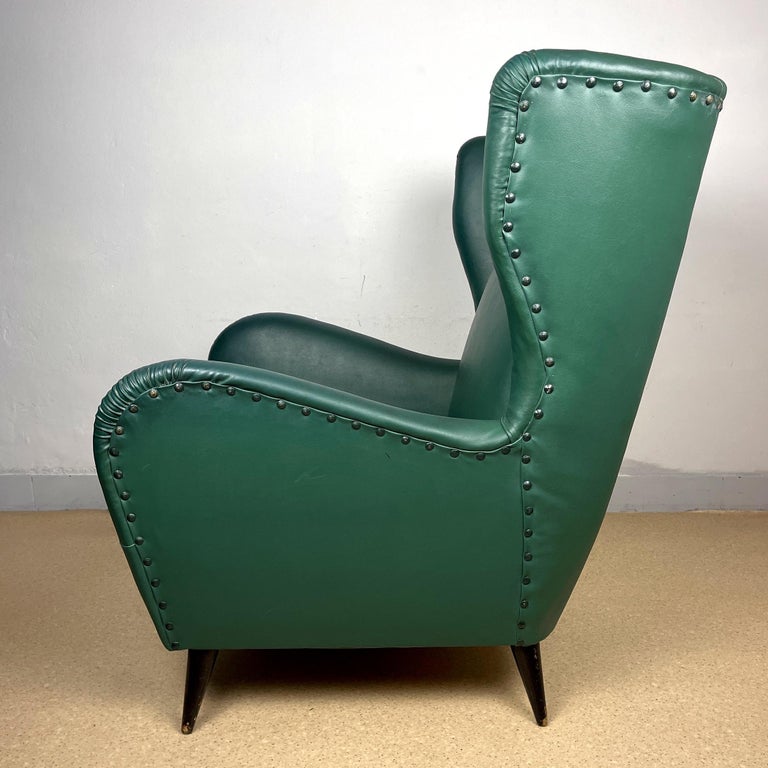 Leather Armchair of Paolo Buffa Italy 1950s Green leather For Sale
