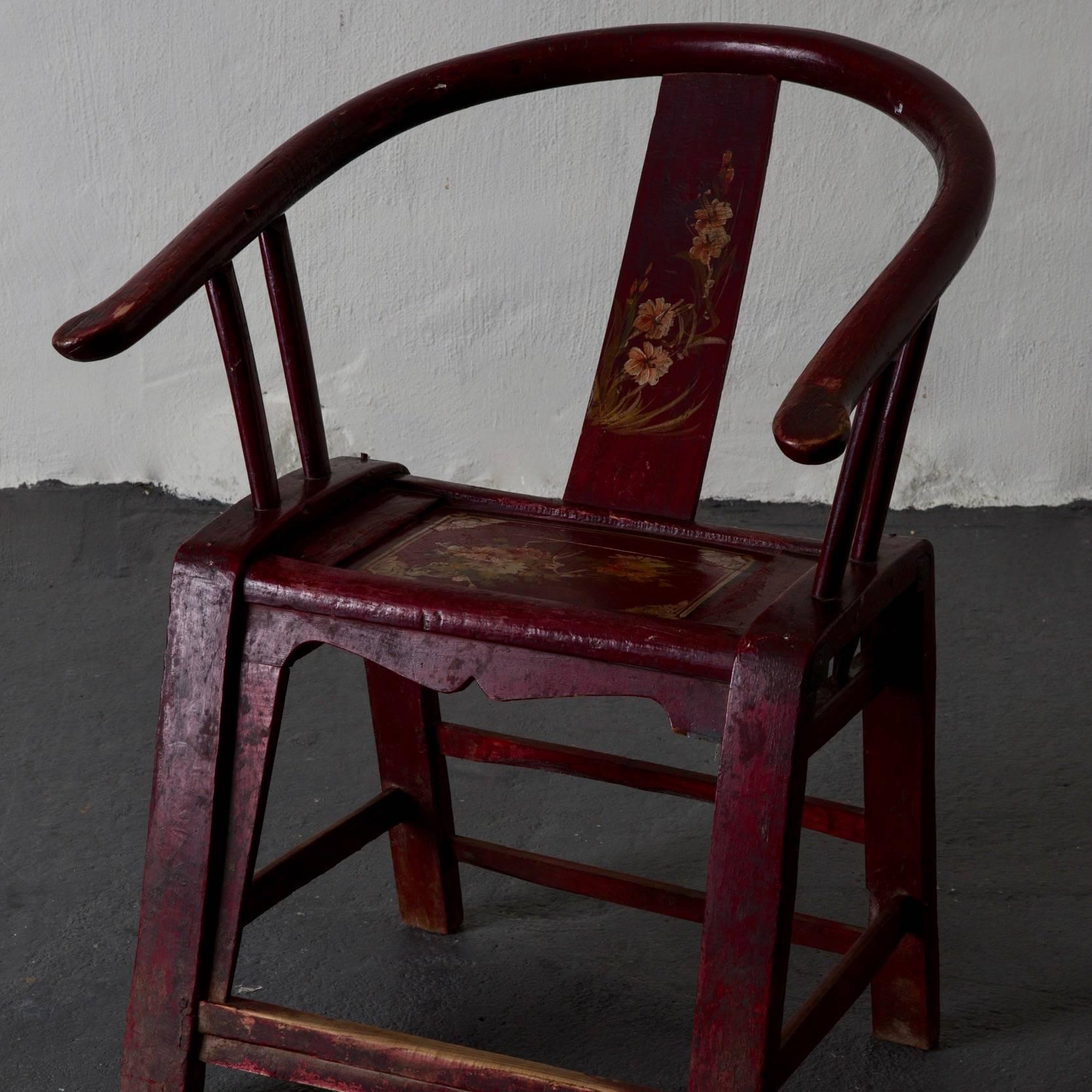 Fauteuil chaise en fer à cheval rouge 19ème siècle Chine Bon état - En vente à New York, NY