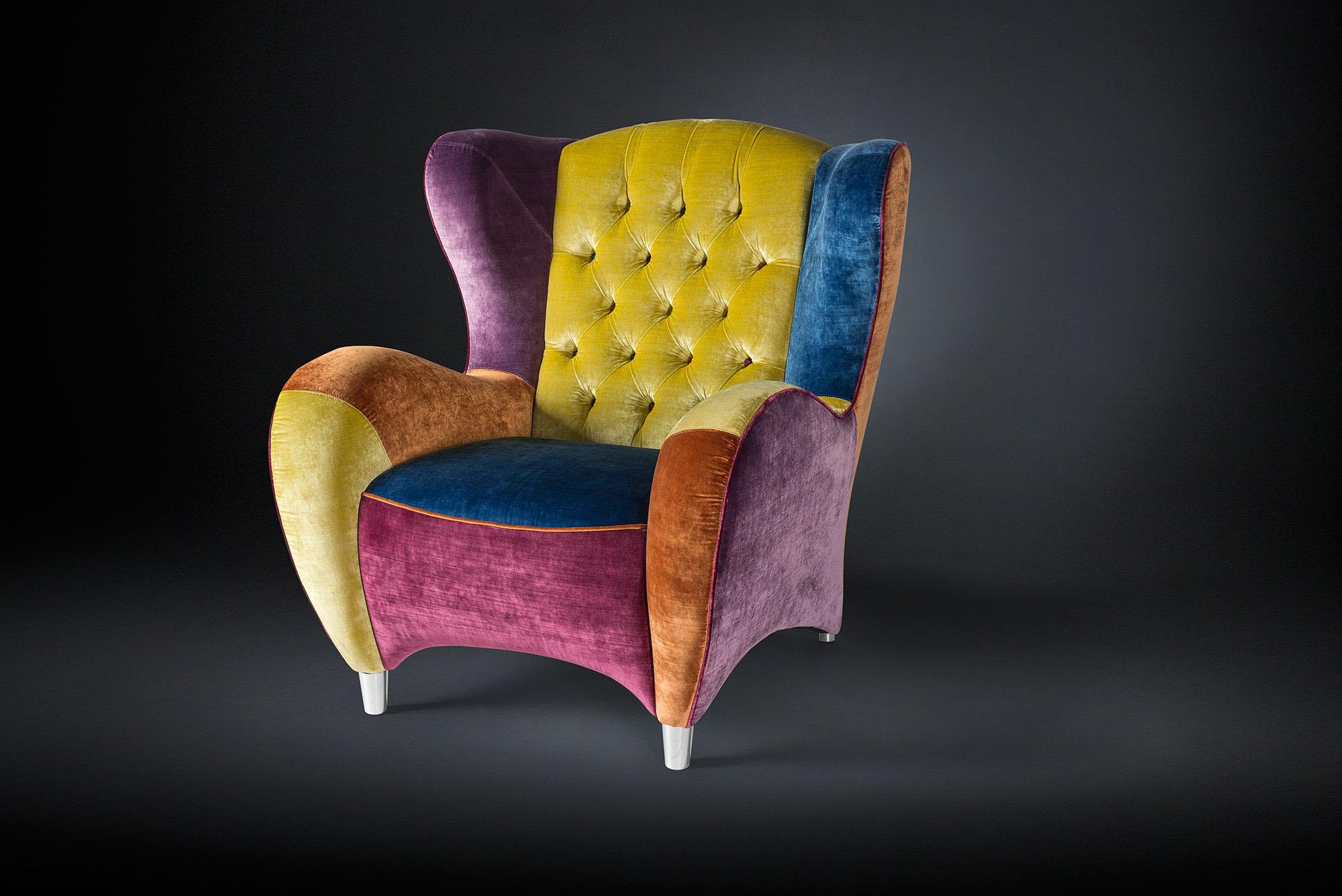 Contemporary Armchair Schinke, Capitonné, Upholstery, Italy For Sale