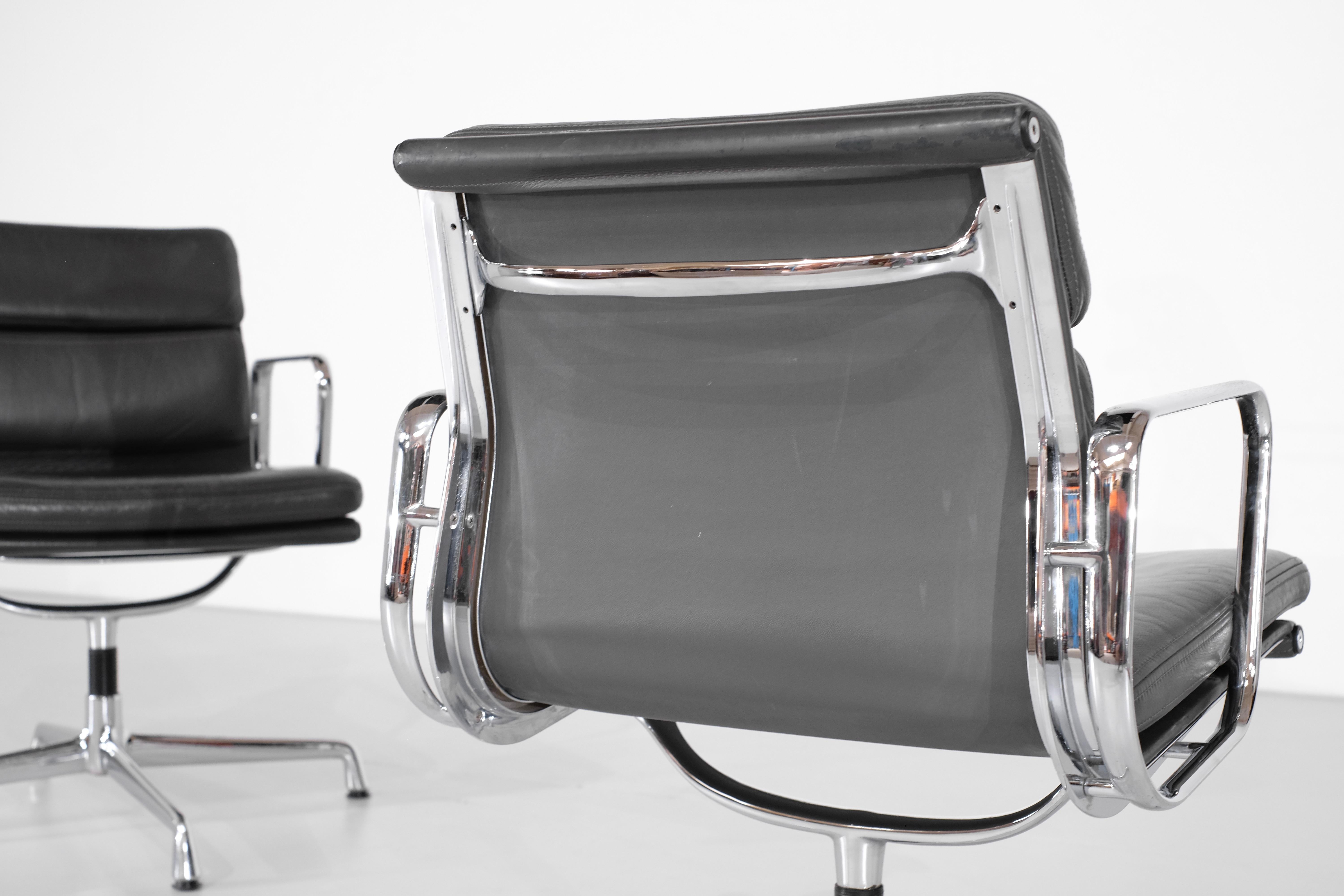 Milieu du XXe siècle Fauteuil Soft Pad Chair 