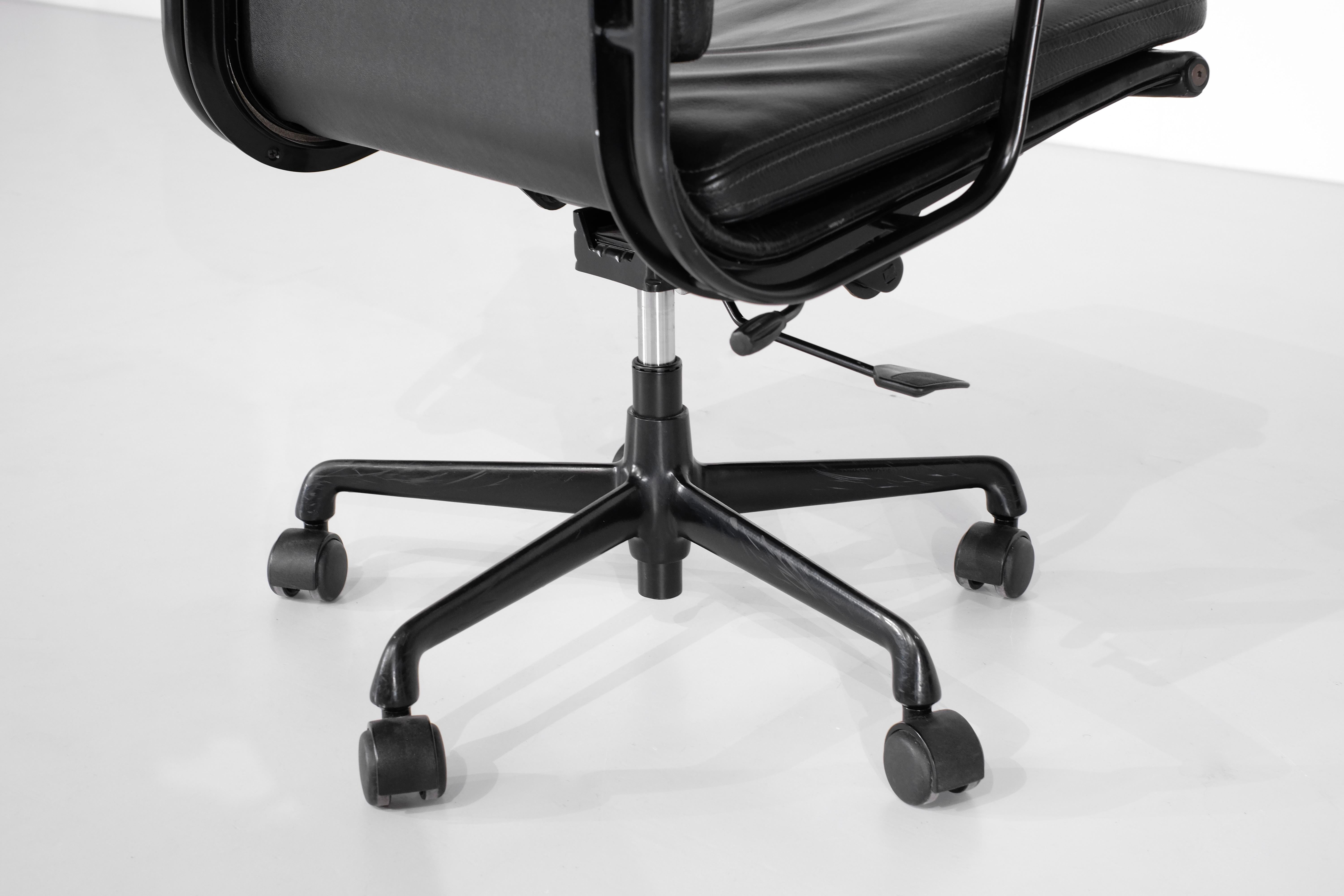 Armchair Soft Pad Chair 