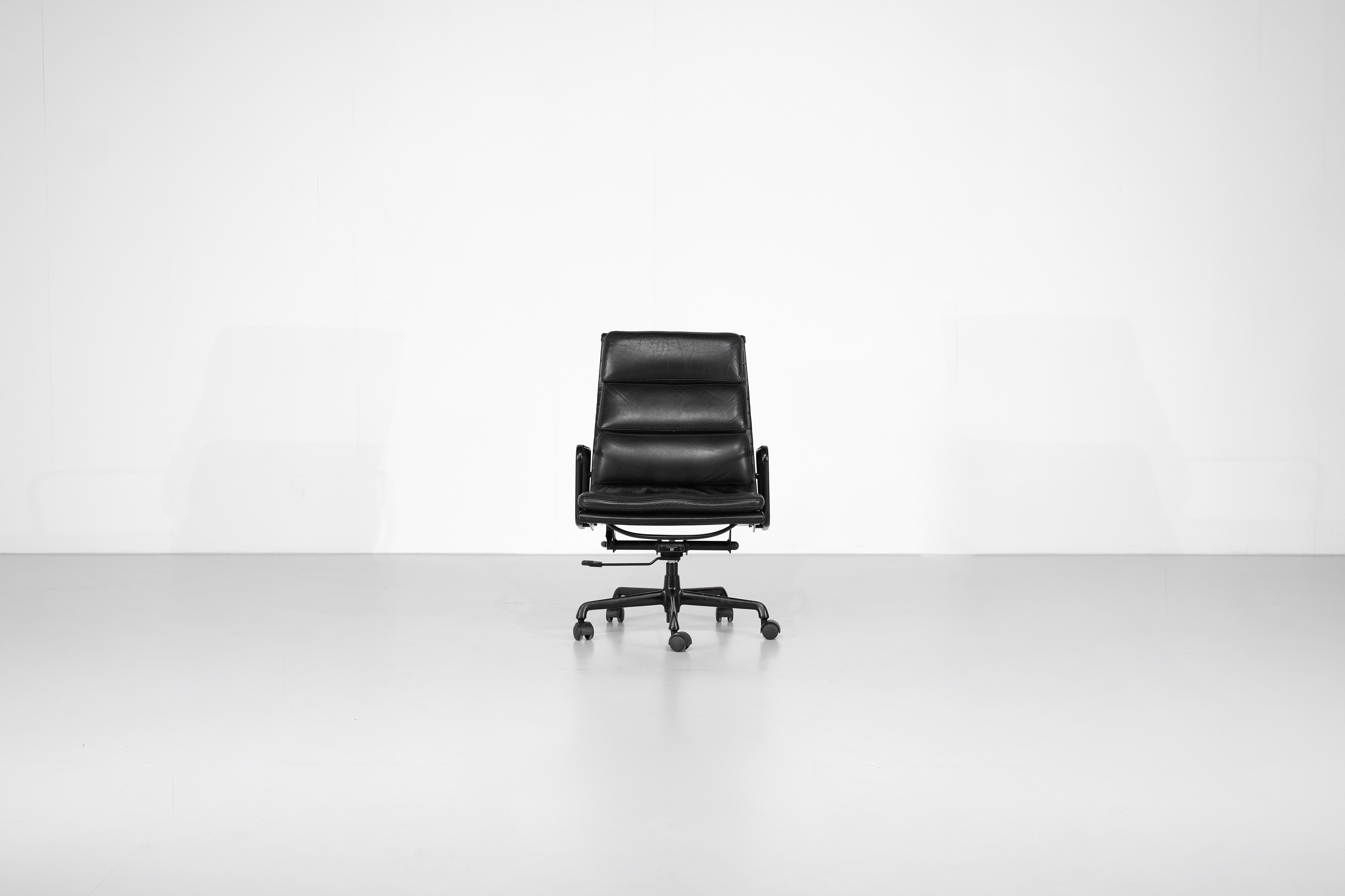 Armchair Soft Pad Chair 