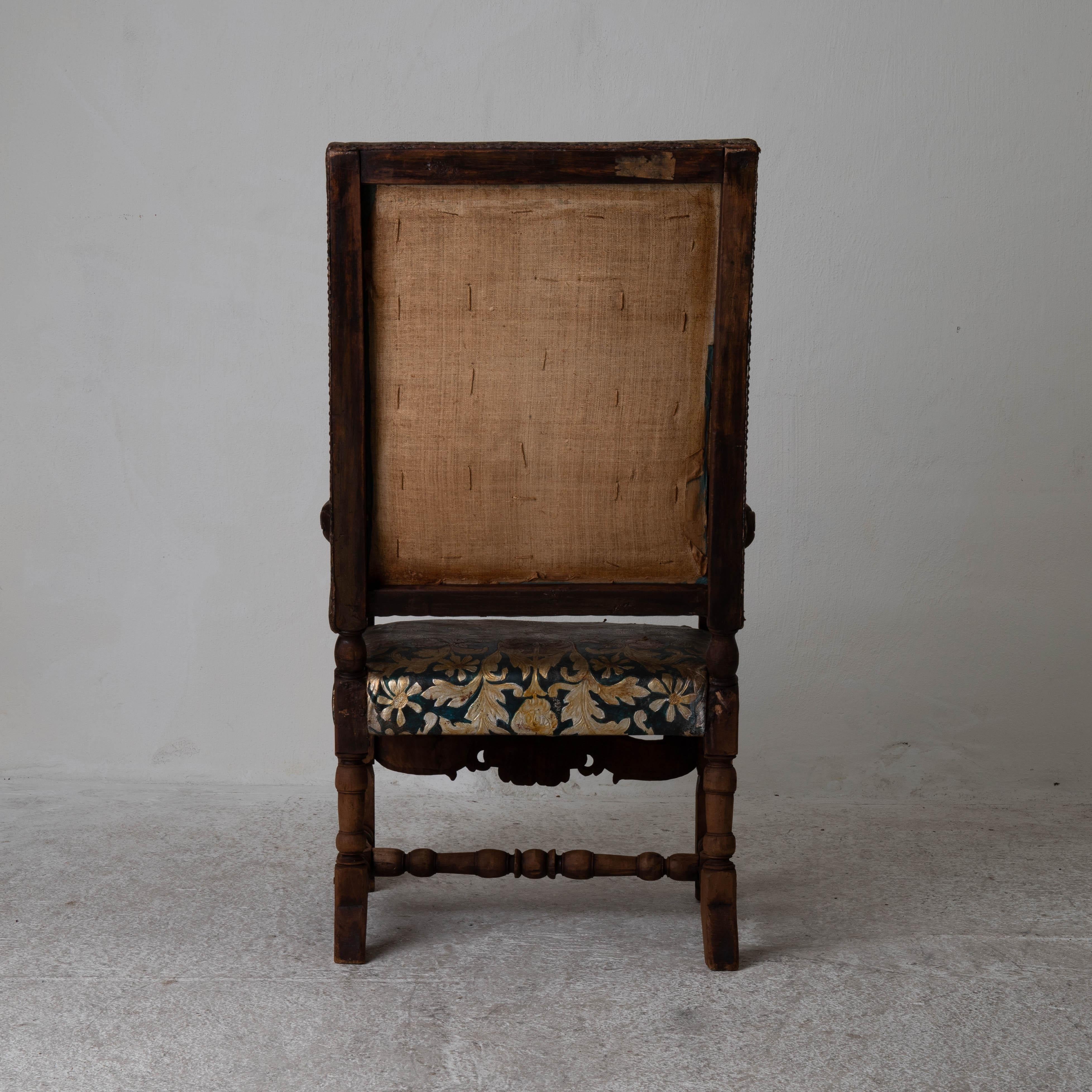 Armchair Swedish Early Baroque Period Gilt Leather Sweden In Good Condition For Sale In New York, NY