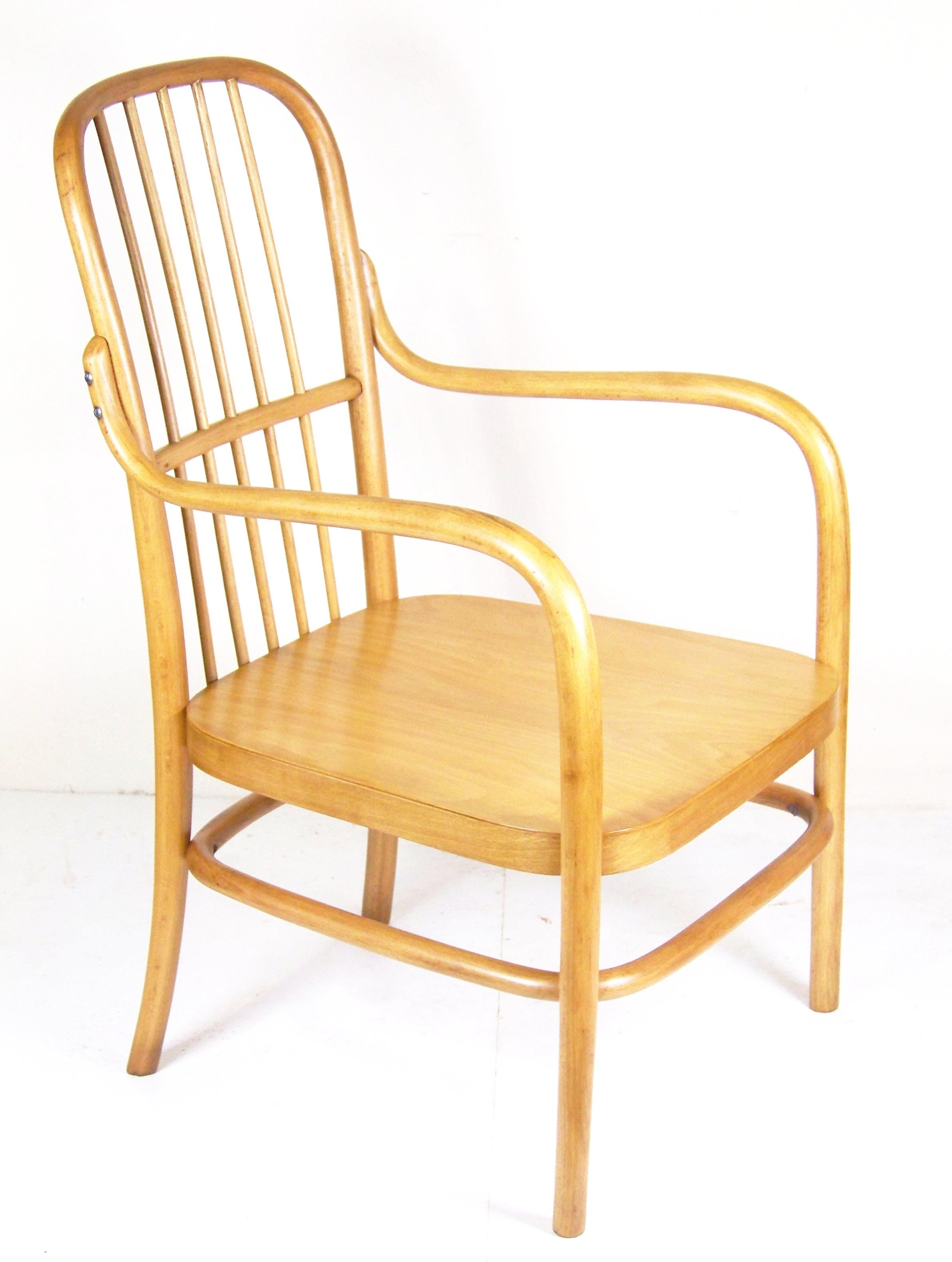 Thonet-Mundus. Designed in year 1928 by prof. Gustav Adolf Schneck. Bent beechwood. New shellac finish.

Literature: MAK, Vienna, Department: Furniture and Woodwork, H 2770/1984; Hackenschmidt, Thillmann, Bugholz, Thonet and modern furniture