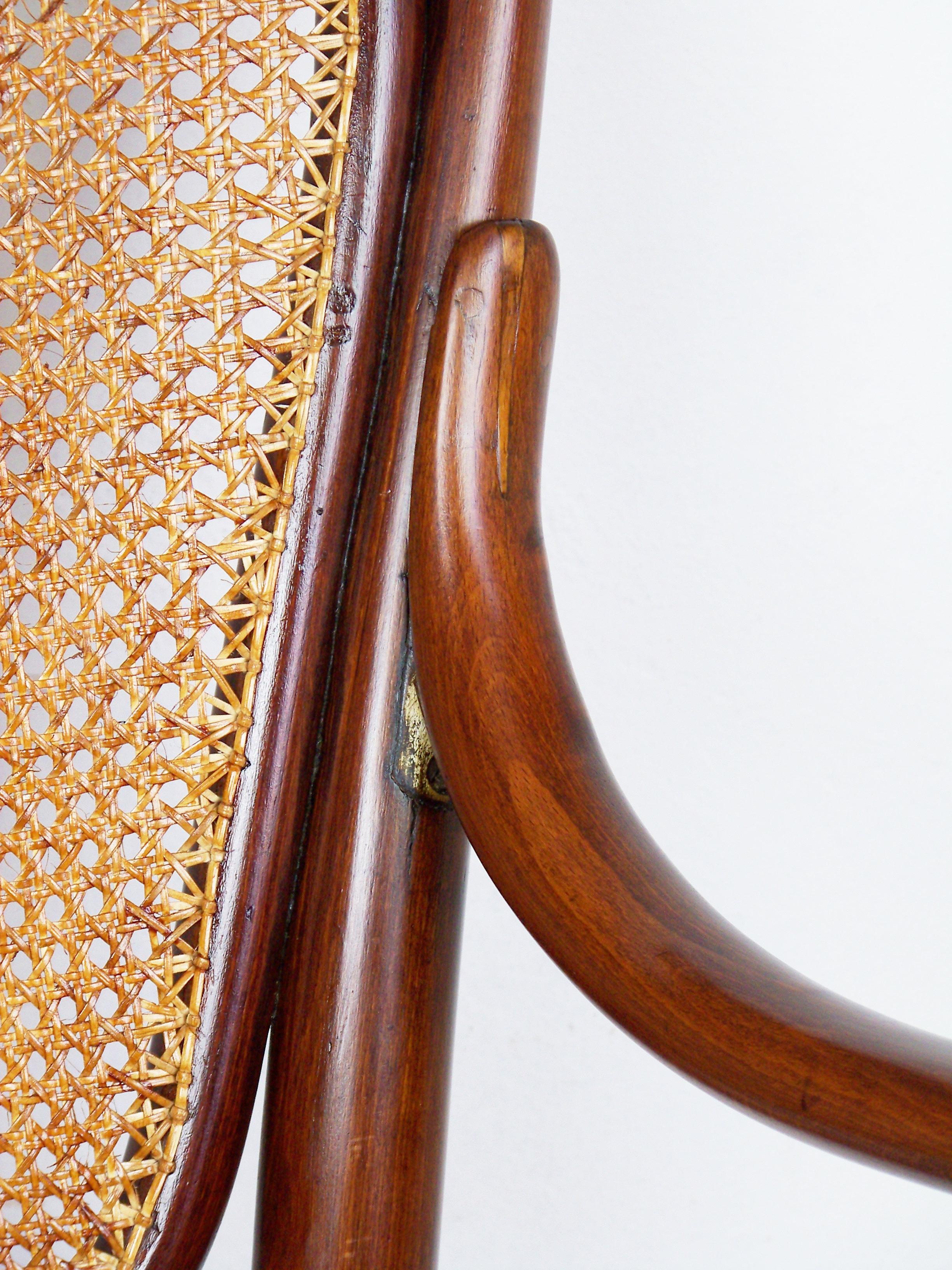 Sillón Thonet nº 12, hacia 1870 en Bueno estado para la venta en Praha, CZ