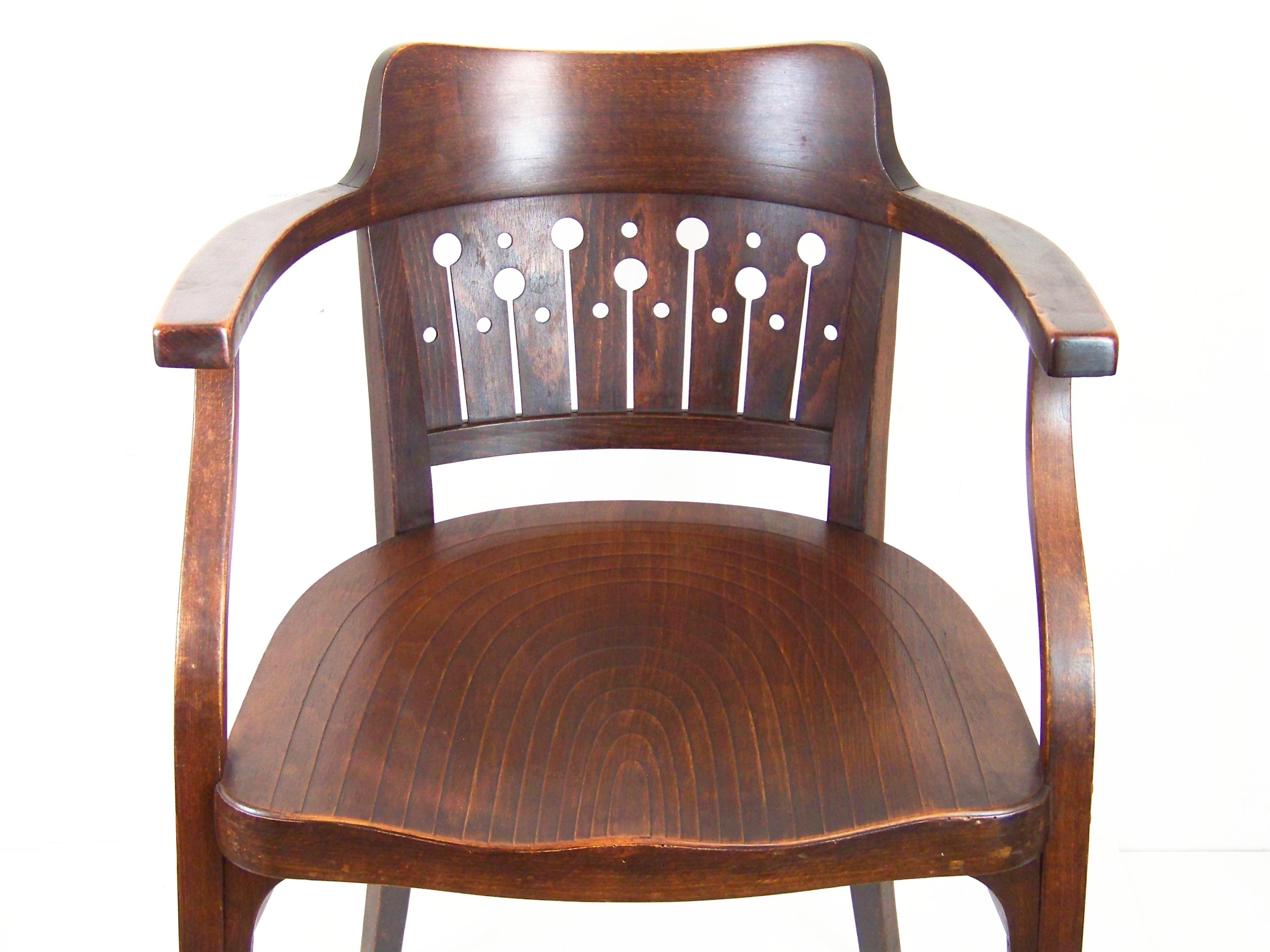 Designed by Otto Wagner in year 1905. Original state with a pleasant patine of age, perfectly cleaned and re-polished. Small traces of the already inactive worm infestation treated with injection of a chemical preparation. Marked with label THONET.
