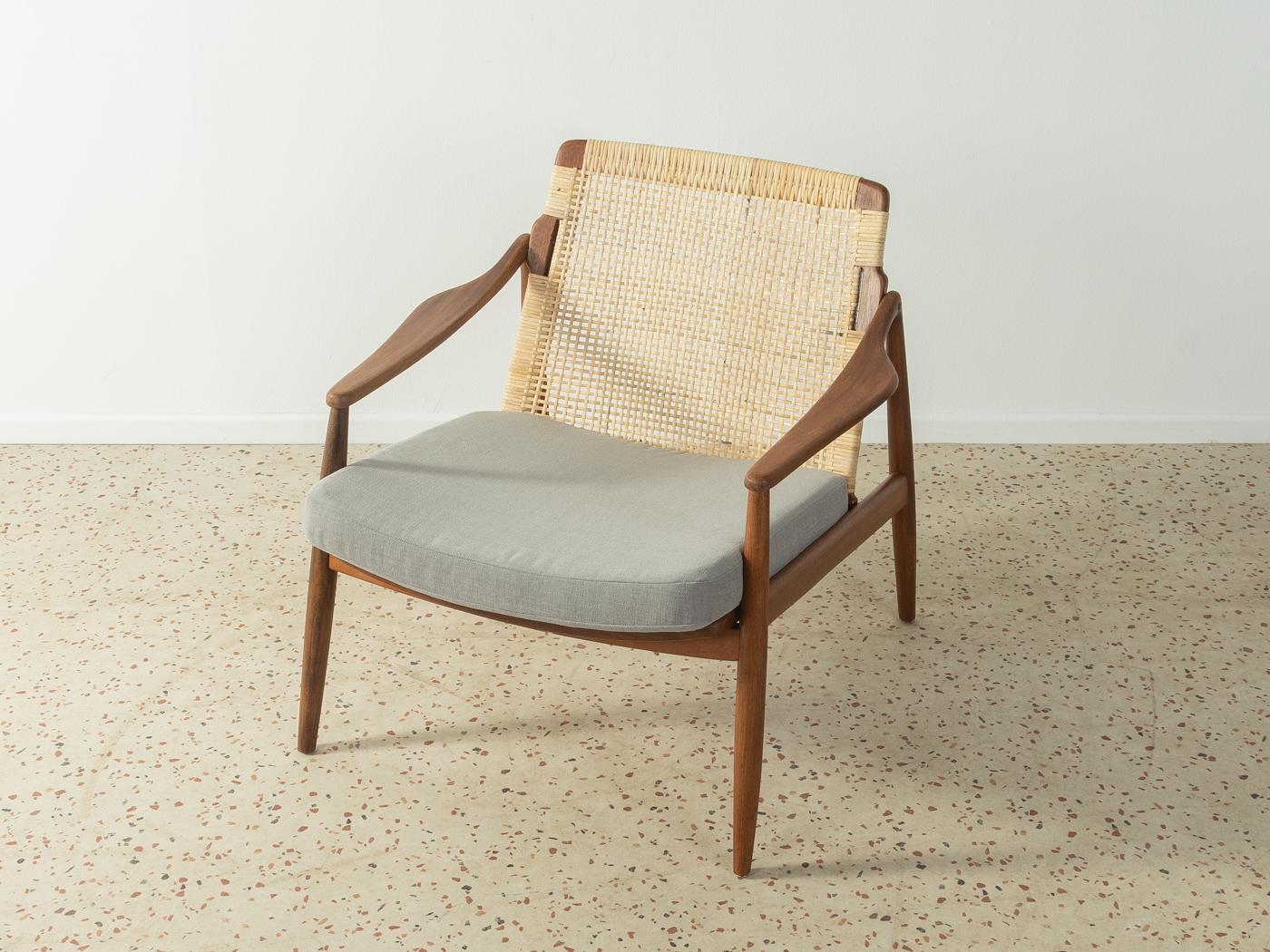 xklusiver Sessel, Typ 400, aus den 1950er Jahren von Hartmut Lohmeyer für Wilkhahn. Hochwertiges Teakholzgestell mit neuem, modernem Flechtwerk. Der Sessel wurde neu gepolstert und mit einem hochwertigen grauen Polsterstoff