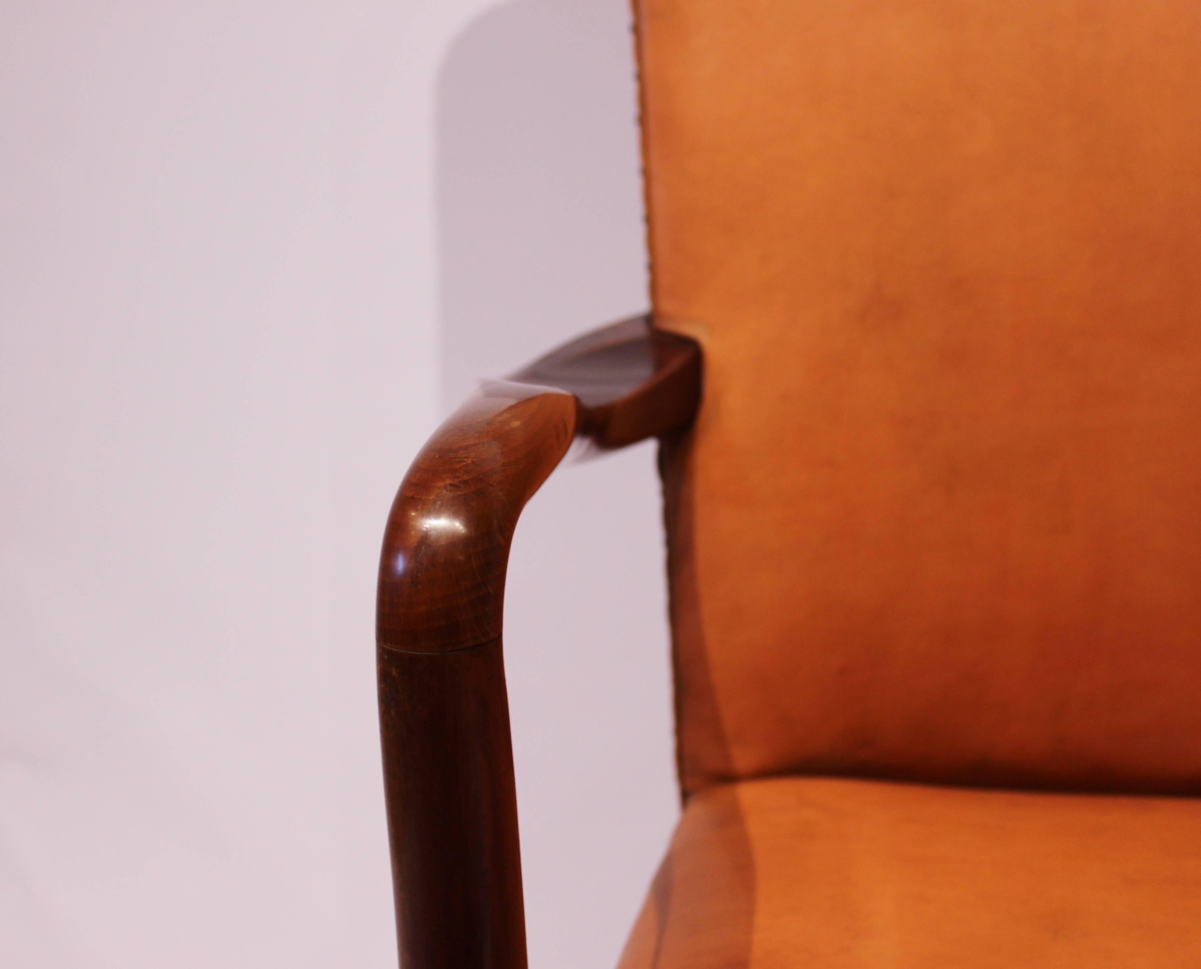 Mid-20th Century Armchair Upholstered in Cognac Elegance Leather by Fritz Hansen, 1944 For Sale