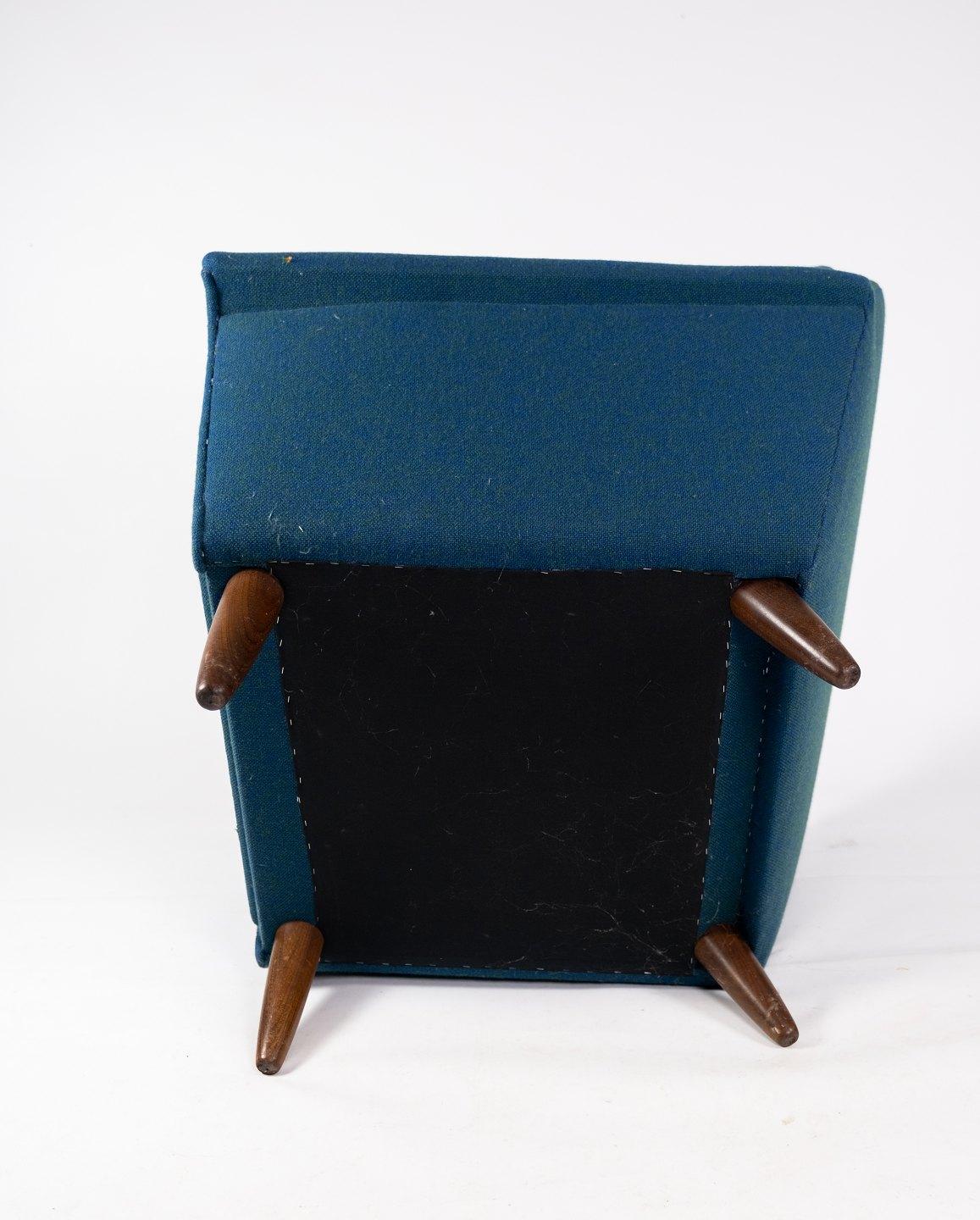 Armchair Upholstered with Dark Blue Wool Fabric and Legs in Dark Wood, 1960s For Sale 2