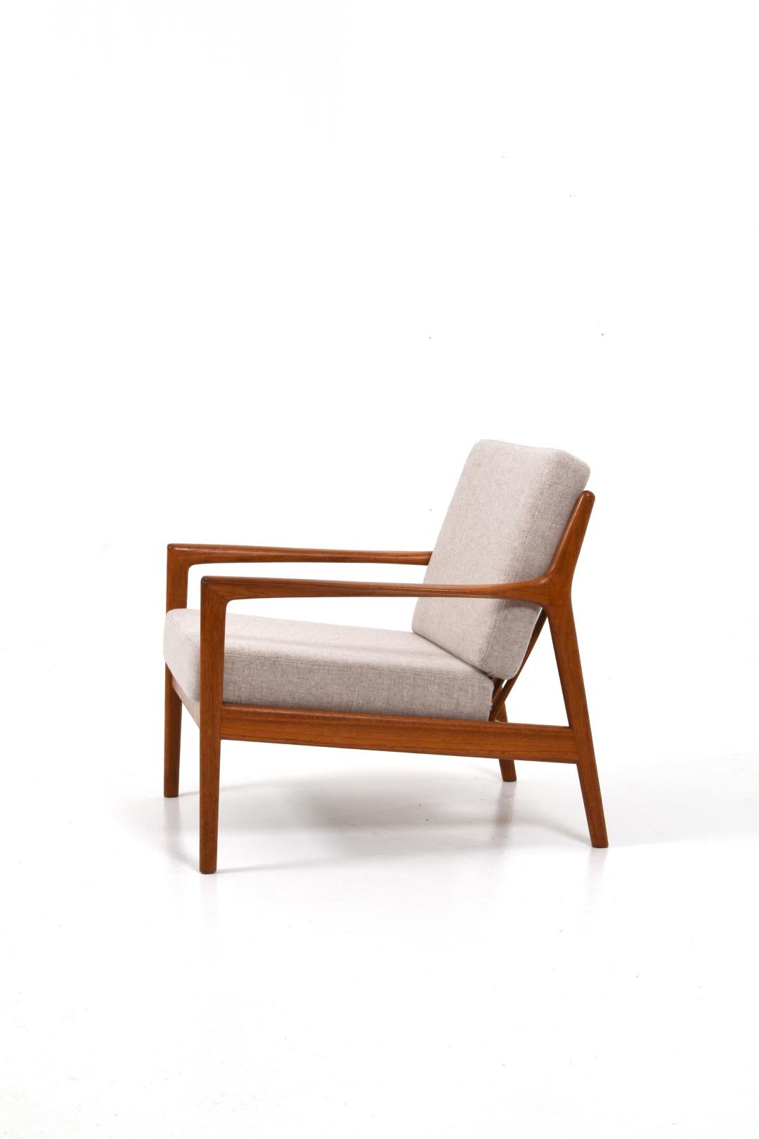 Teak Lounge Chairs USA 75 Folke Ohlsson by DUX In Good Condition For Sale In Göteborg, SE