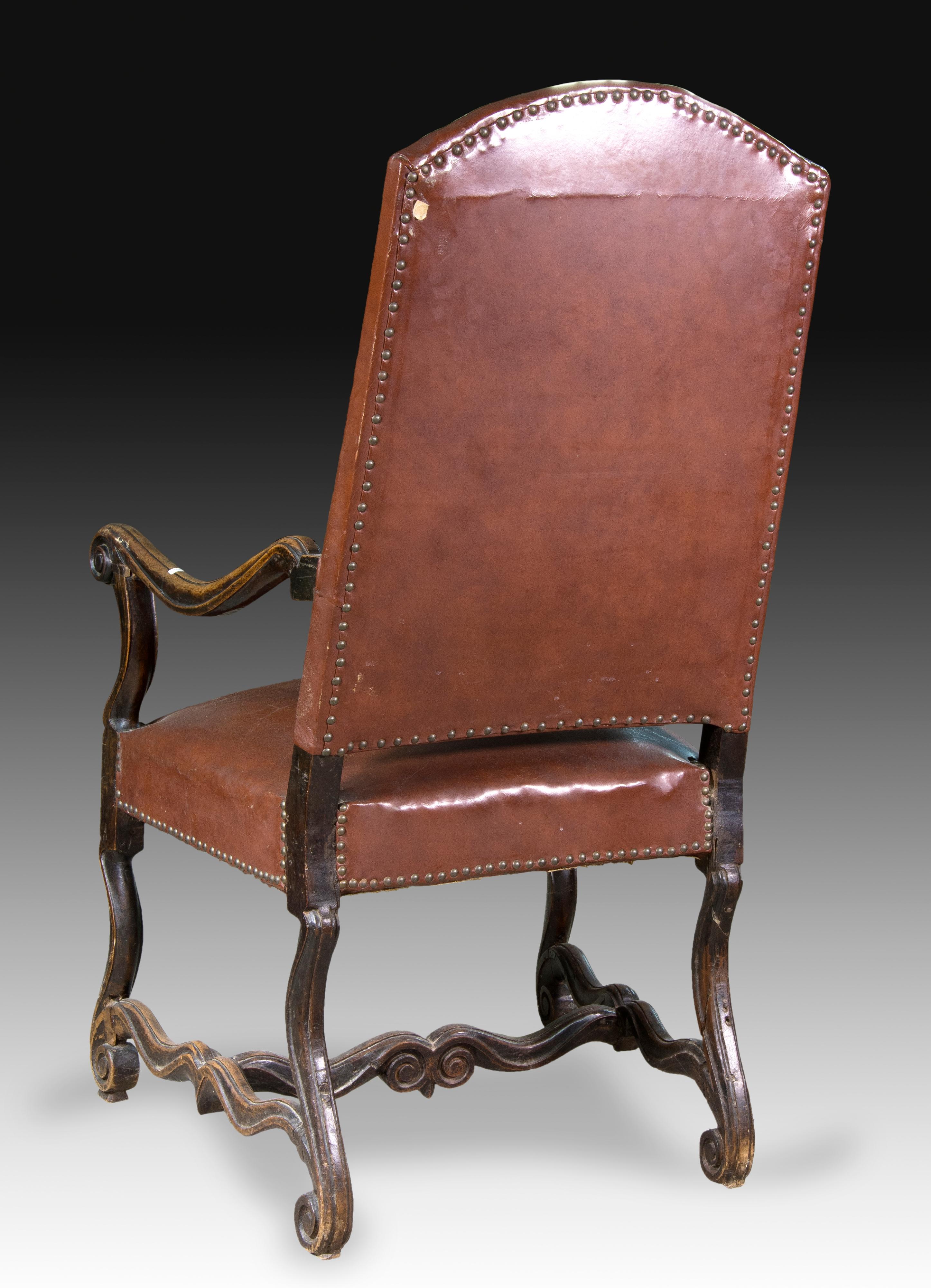 Rococo Fauteuil. Bois de Wood, cuir, 18e siècle. en vente