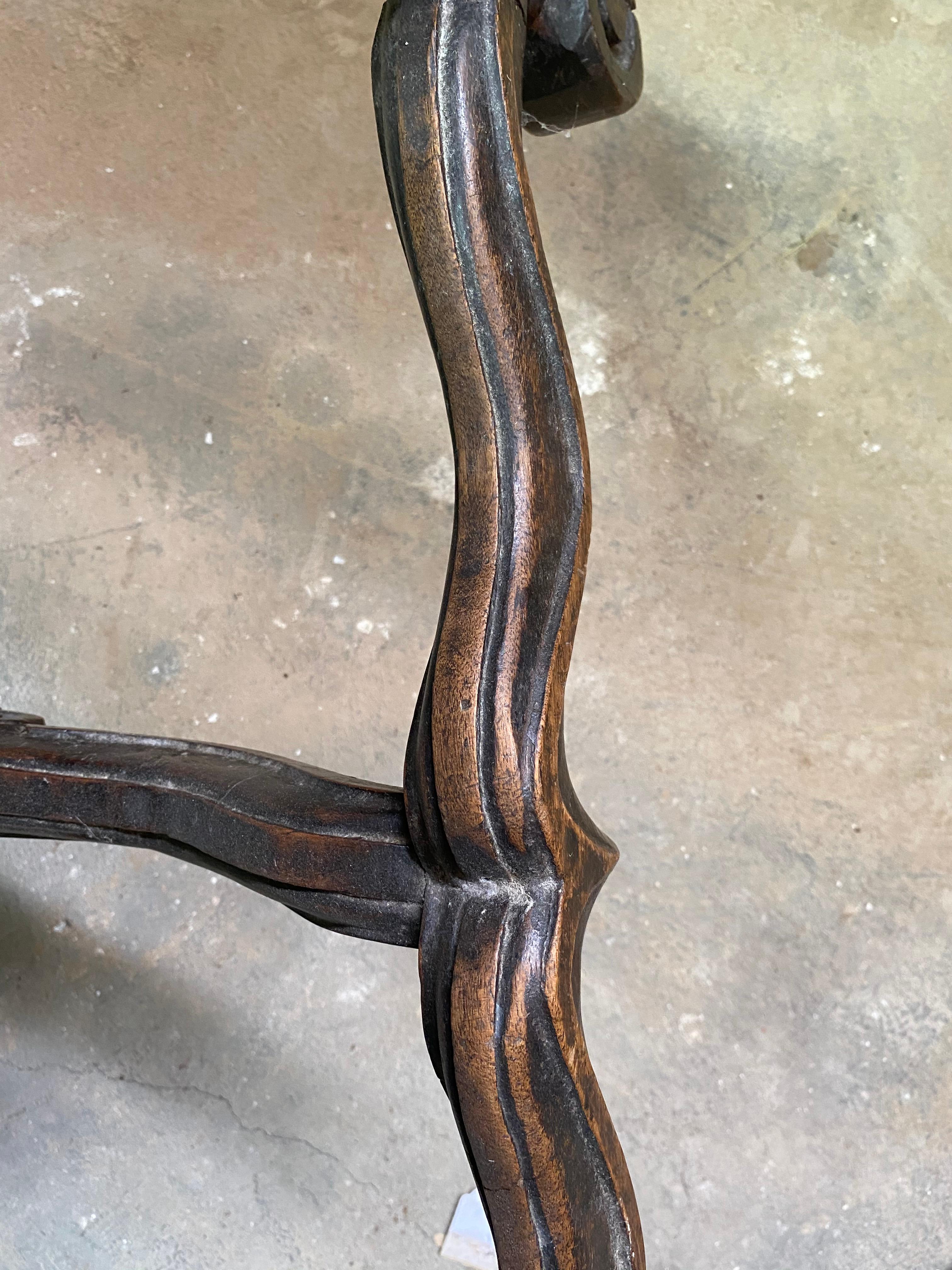 XVIIIe siècle et antérieur Fauteuil. Bois de Wood, cuir, 18e siècle. en vente