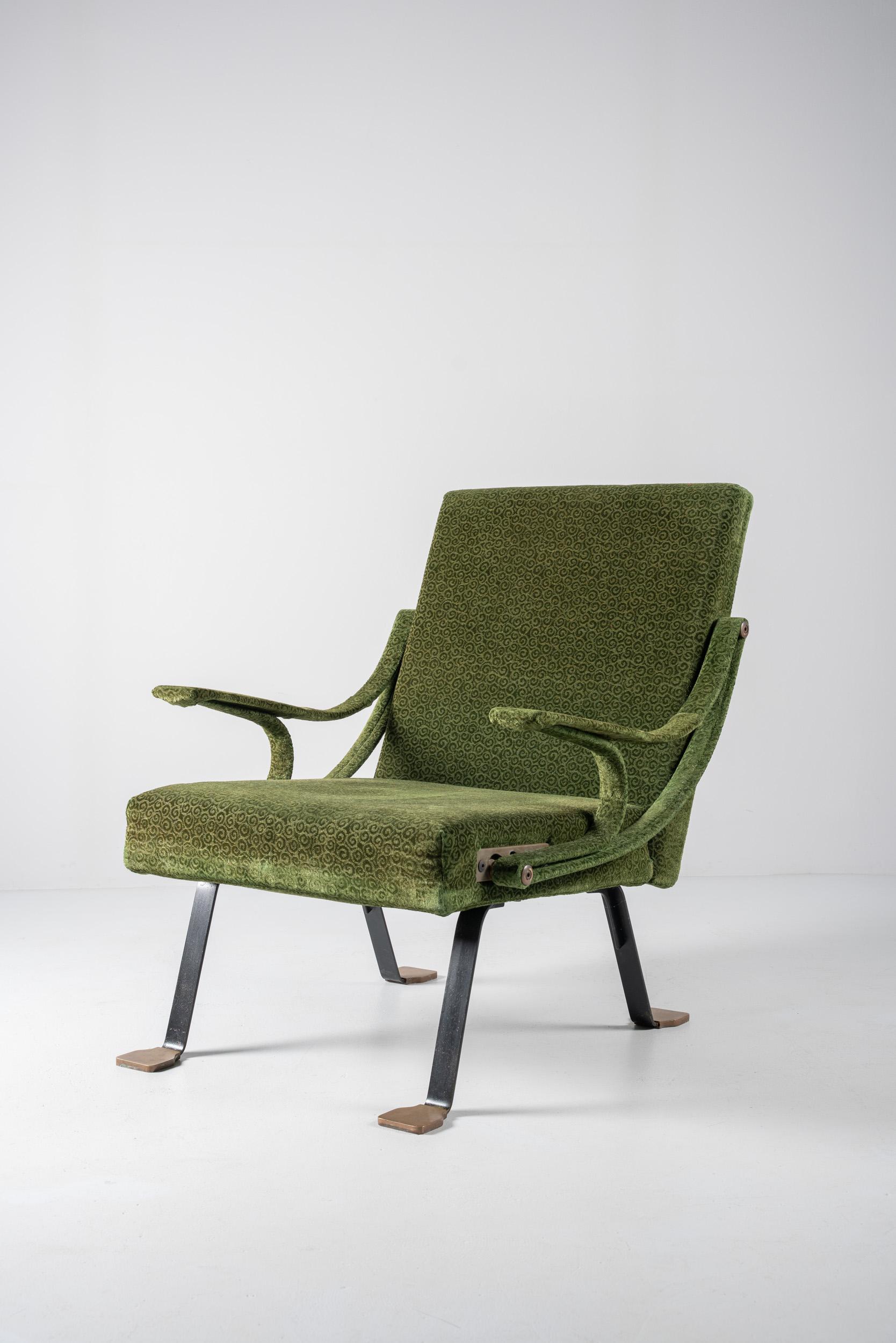 Sillón con otomana de Ignazio Gardella Latón en venta