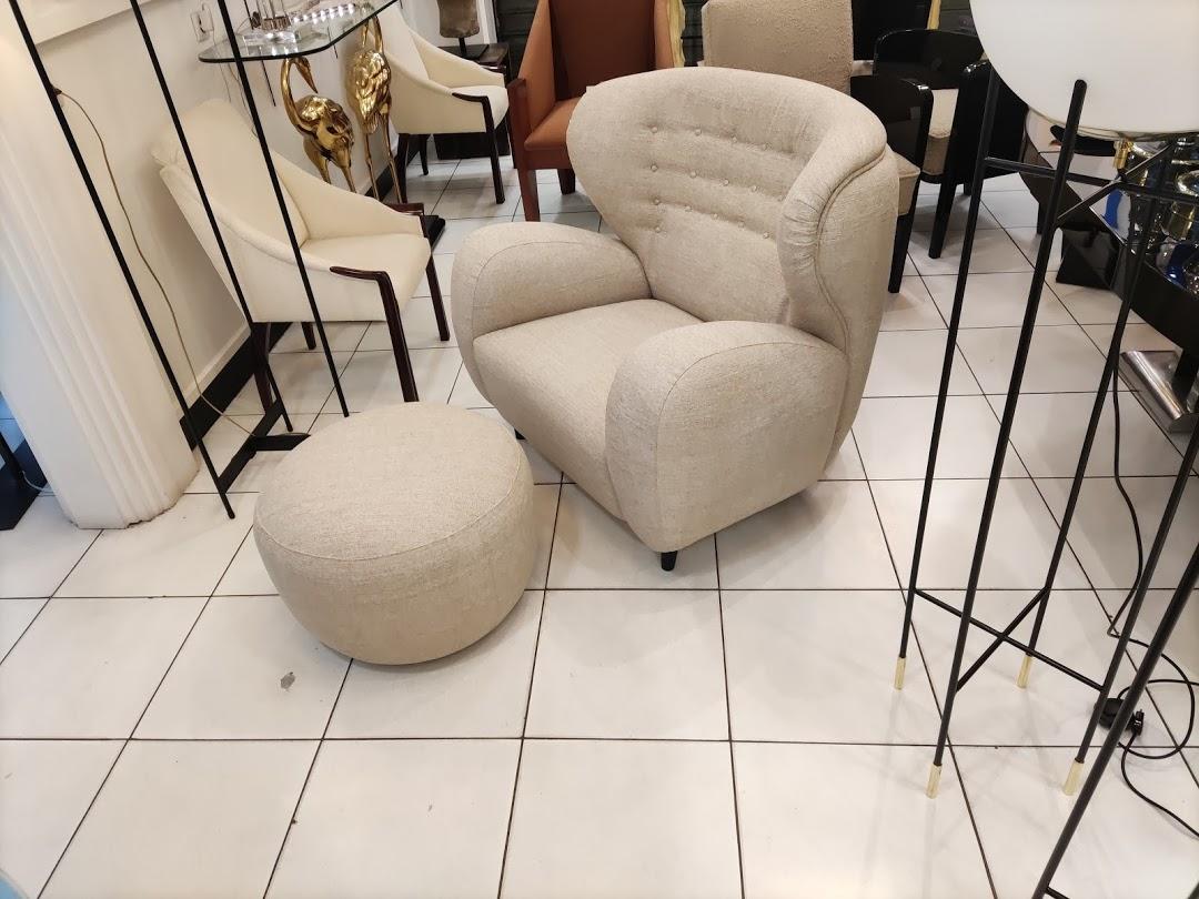 Poltrona con ottomana in tessuto beige in vendita 1
