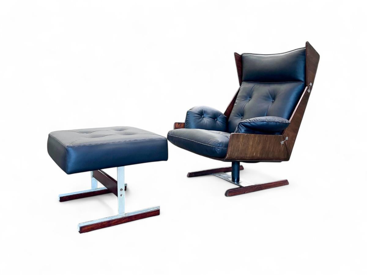 Mid-Century moderno Poltrona con ottomana in palissandro, pelle e metallo, JD Moveis, anni '60 in vendita