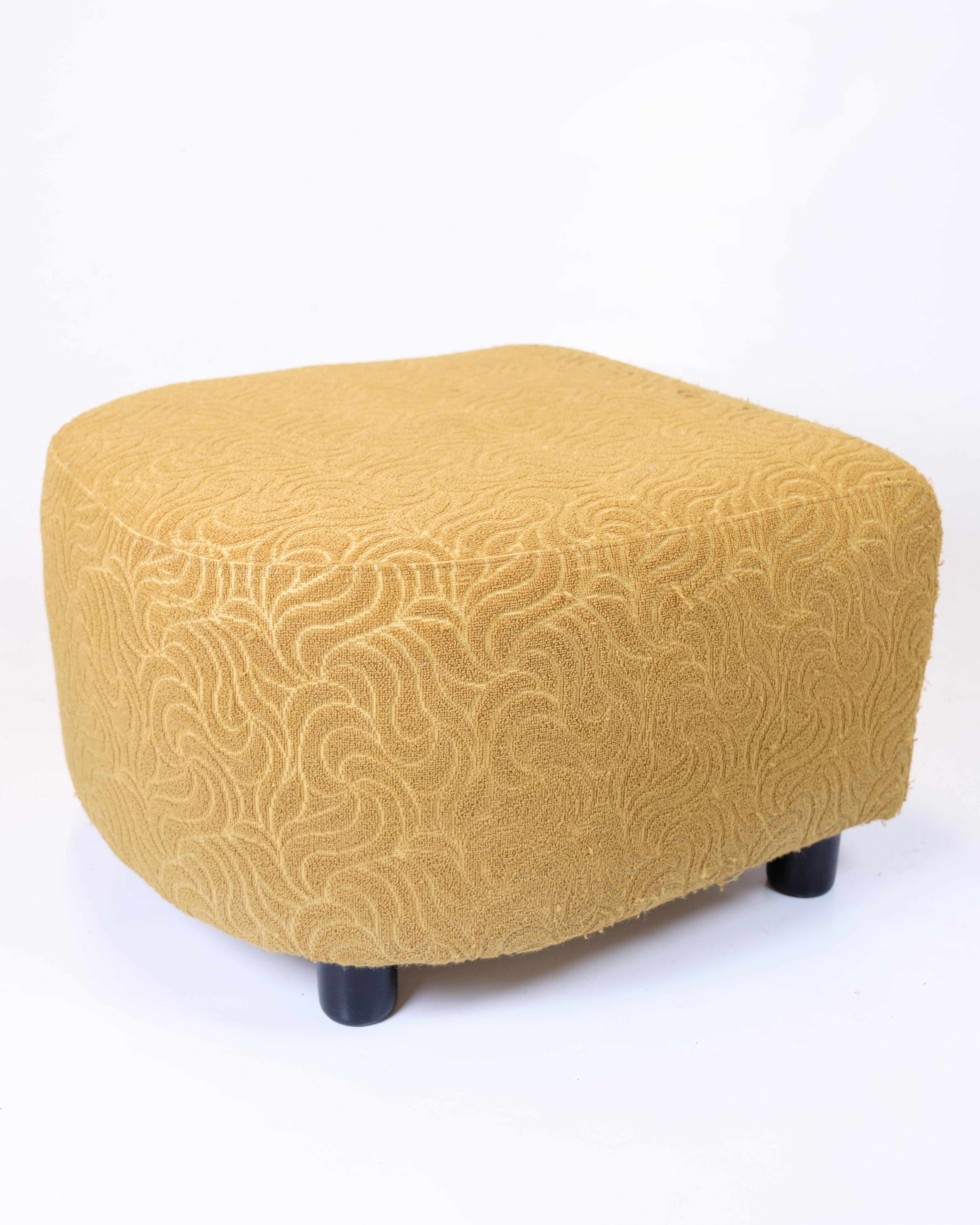 Armchair With Ottoman, Patterned Yellow Fabric With Black Legs From 1940s For Sale 5