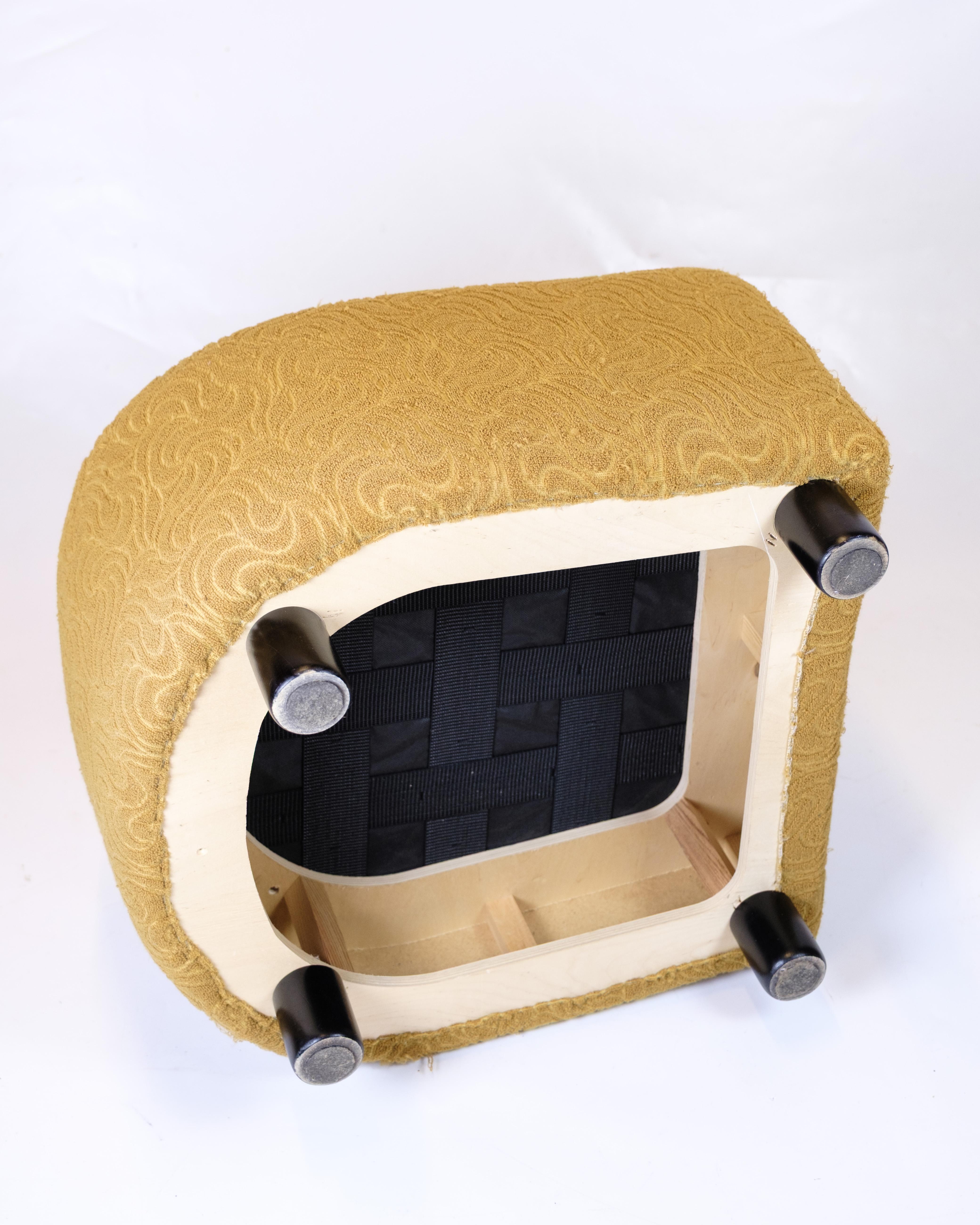 Armchair With Ottoman, Patterned Yellow Fabric With Black Legs From 1940s For Sale 9