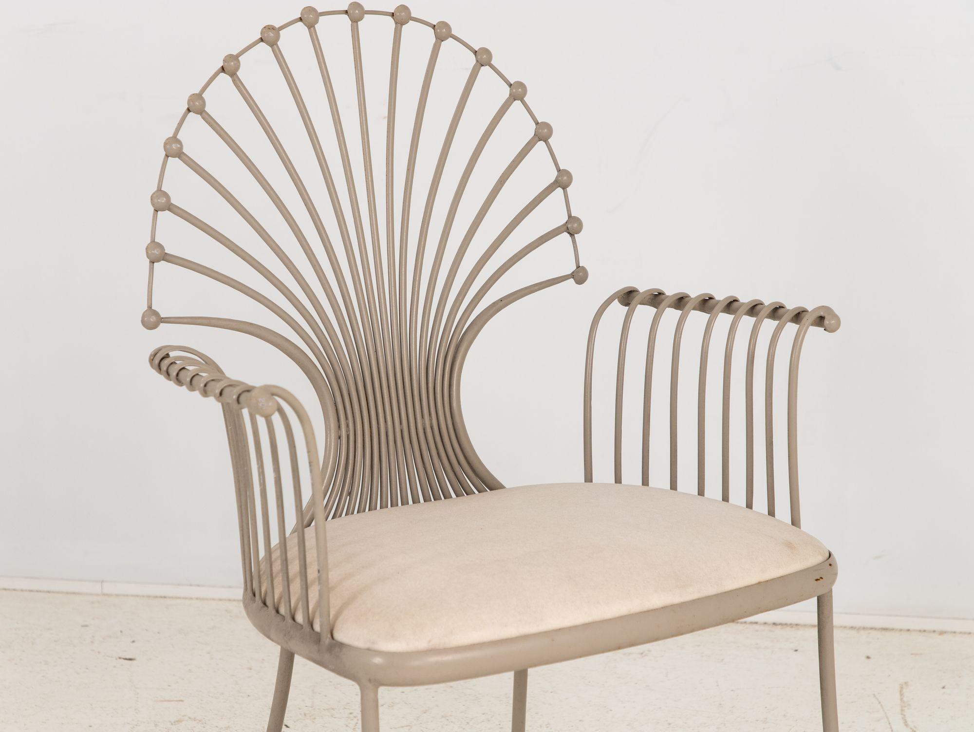 Sessel mit Pfauen- oder Weizengarbenblattmotiv, grau lackiertes Aluminium, Sessel im Angebot 3