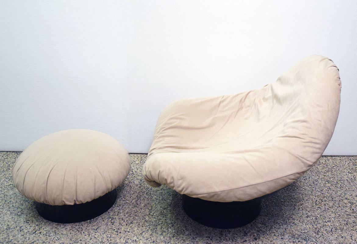 Space Age Poltrona con pouf 'Rodica' design Mario Brunu for Comfort 1970s in vendita