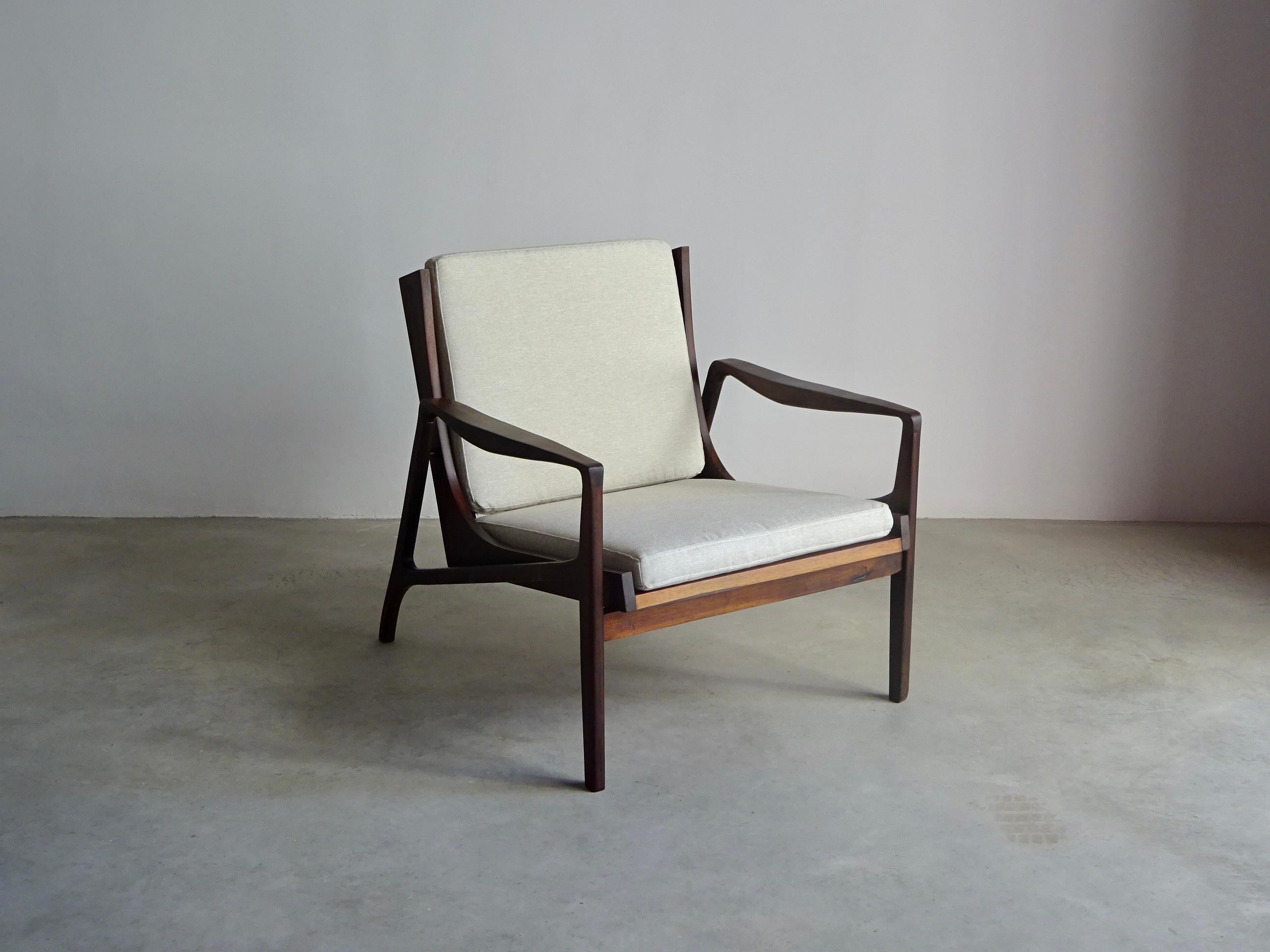 Armchairs designed and produced by “Liceu de Artes e Ofícios” around 1960’s in Belo Horizonte, Brazil. Solid wood, brass details and new upholstery. Ready to use.