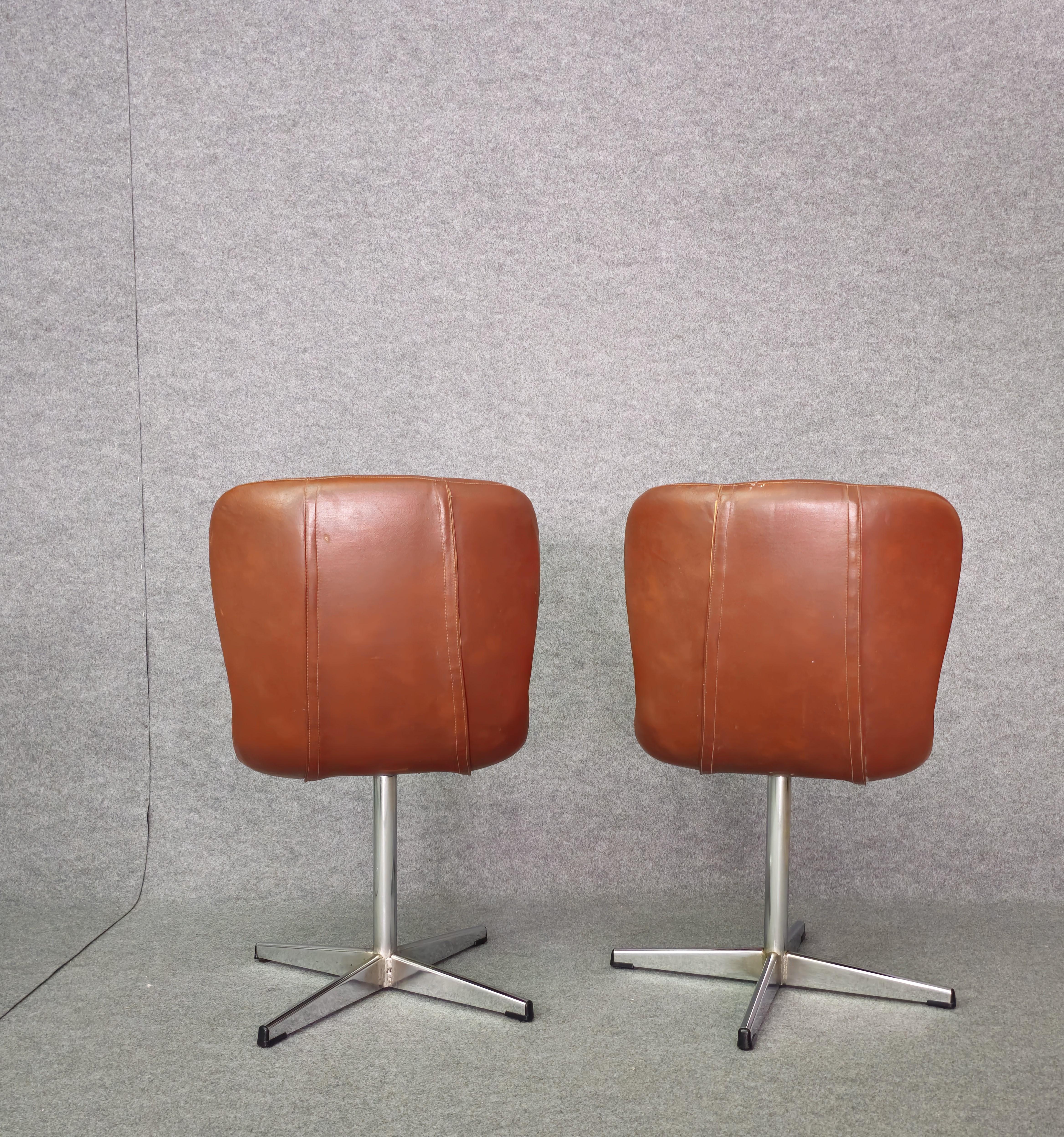 Mid-Century Modern Armchairs Chairs Swivel Leather Metal Wood Midcentury Modern Italy 1960 Set of 2 For Sale