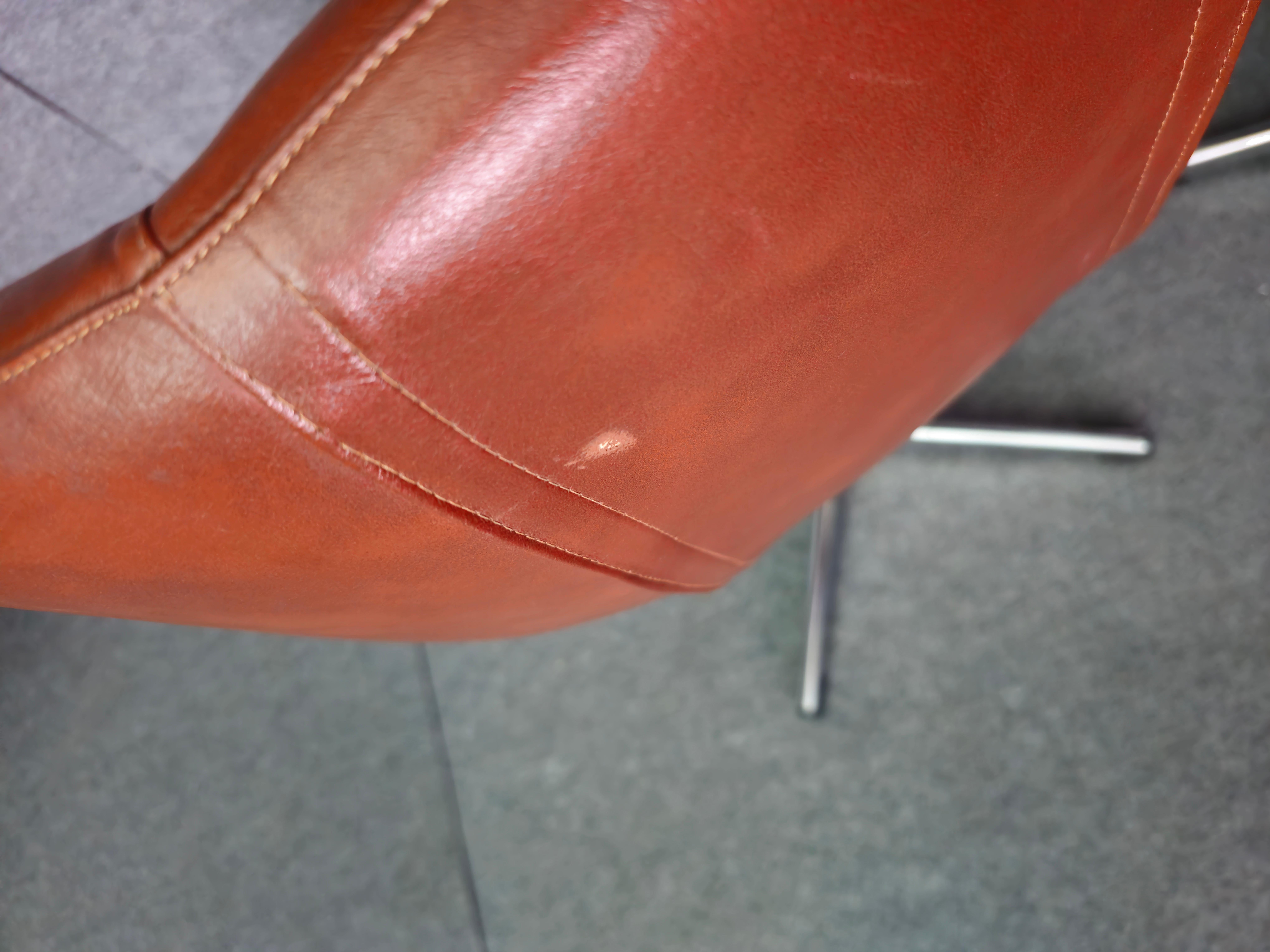 Armchairs Chairs Swivel Leather Metal Wood Midcentury Modern Italy 1960 Set of 2 In Good Condition For Sale In Palermo, IT