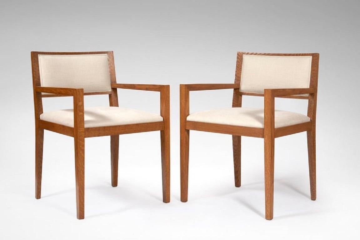 Satz von vier Sesseln aus Eichenholz.
Hergestellt von Atelier d'Art, der Luxusabteilung des Kaufhauses La Samaritaine.
Bescheinigung von Jean-Michel Frank comity.