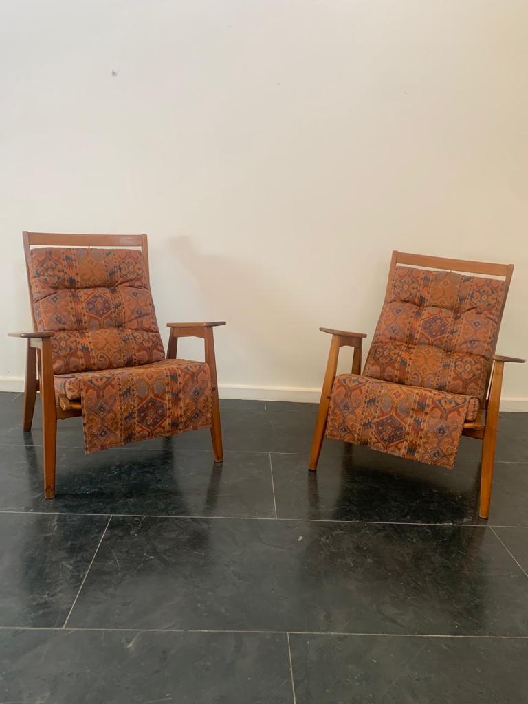 Cerruti di Ugo D'alessio e C.
Zwei kleine Sessel von DITA Cerruti aus Lissone, einer Firma, die sich durch Qualität, Liebe zum Detail und Innovation in der Konstruktion auszeichnet. Aktuelles Label des von ihm erfundenen Patents für die Rücken- und