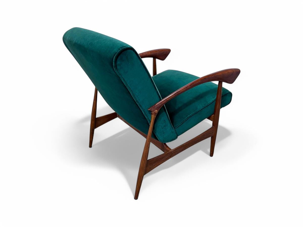 Brazilian Modern Armchairs in Hardwood & Green Velvet, Liceu De Artes, c. 1960s For Sale 5
