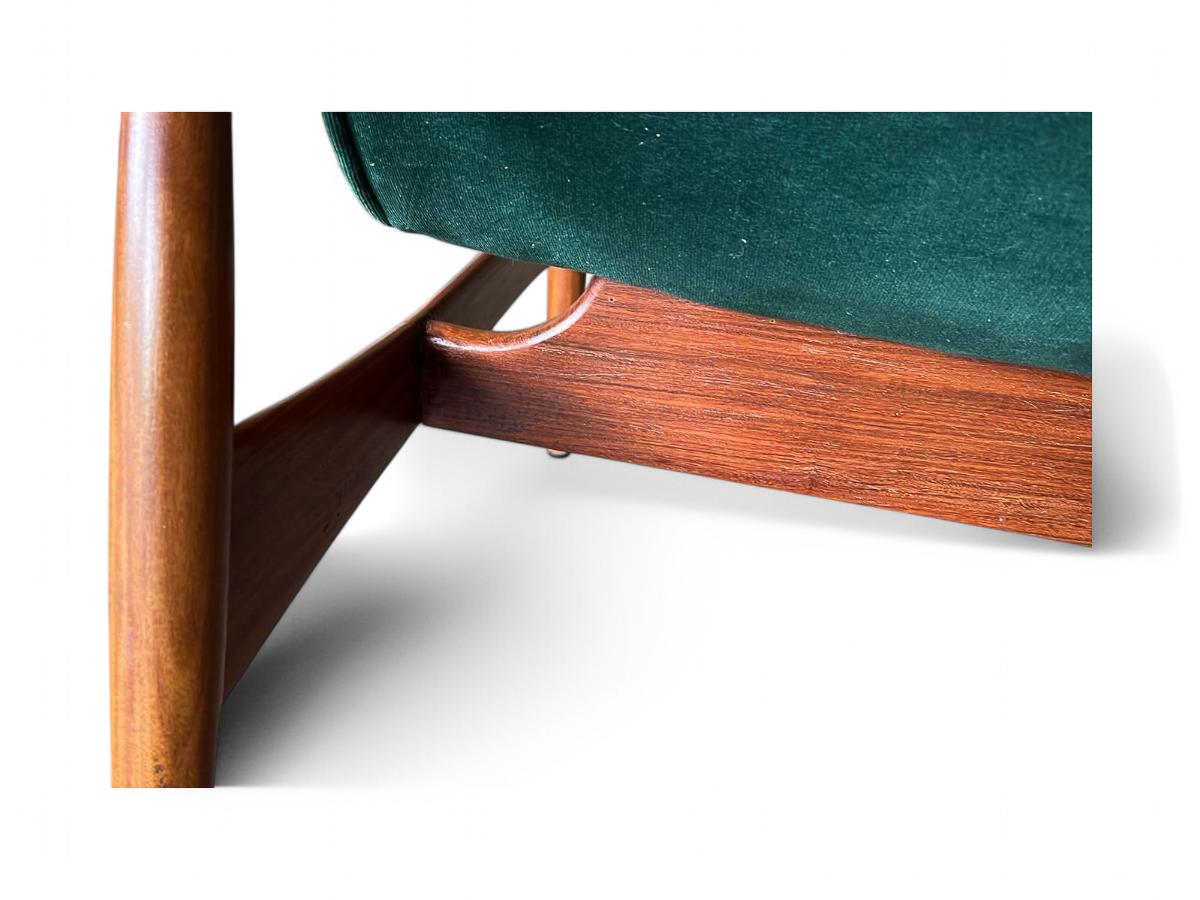 Brazilian Modern Armchairs in Hardwood & Green Velvet, Liceu De Artes, c. 1960s For Sale 9