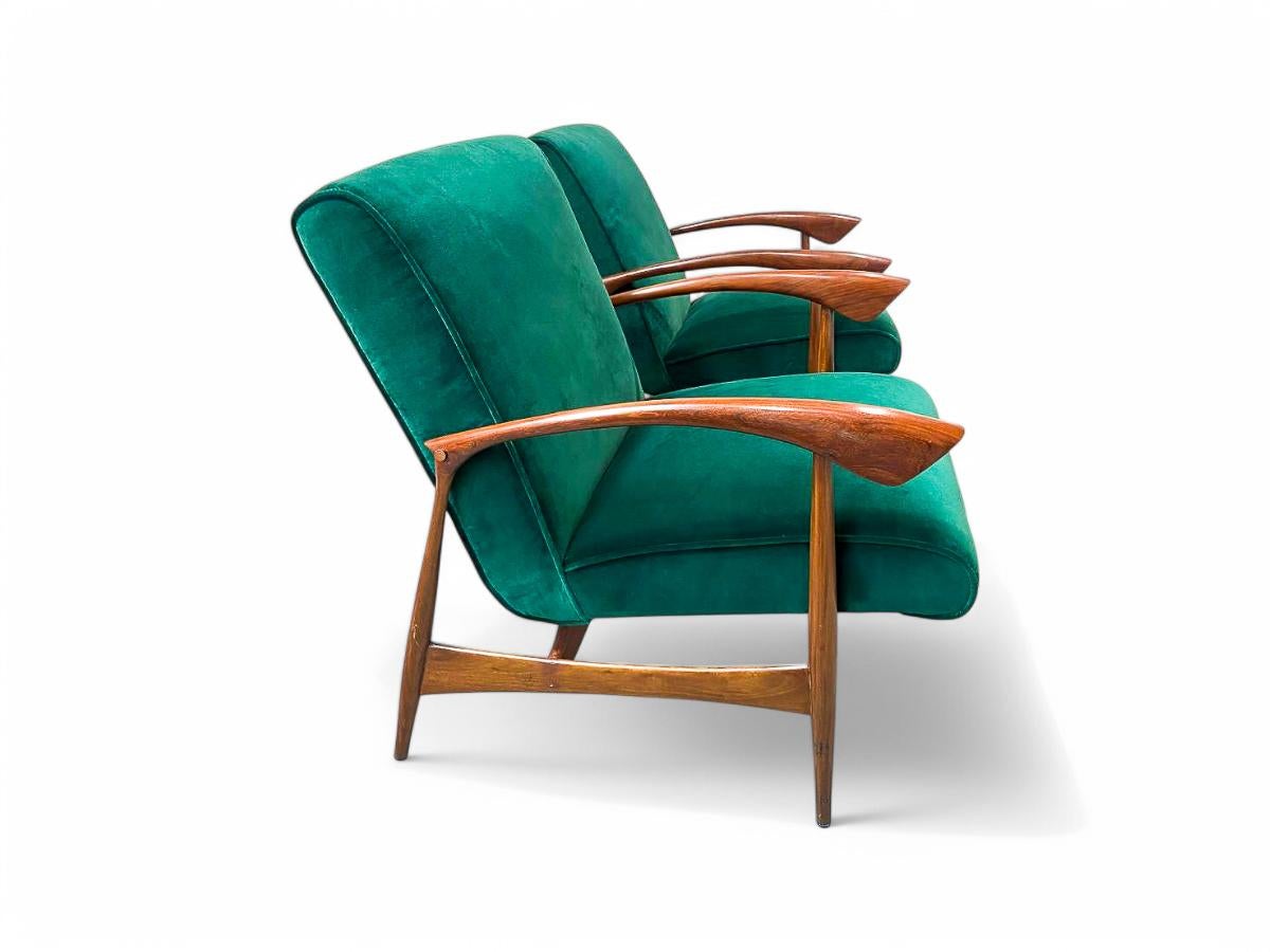 Brazilian Modern Armchairs in Hardwood & Green Velvet, Liceu De Artes, c. 1960s For Sale 1