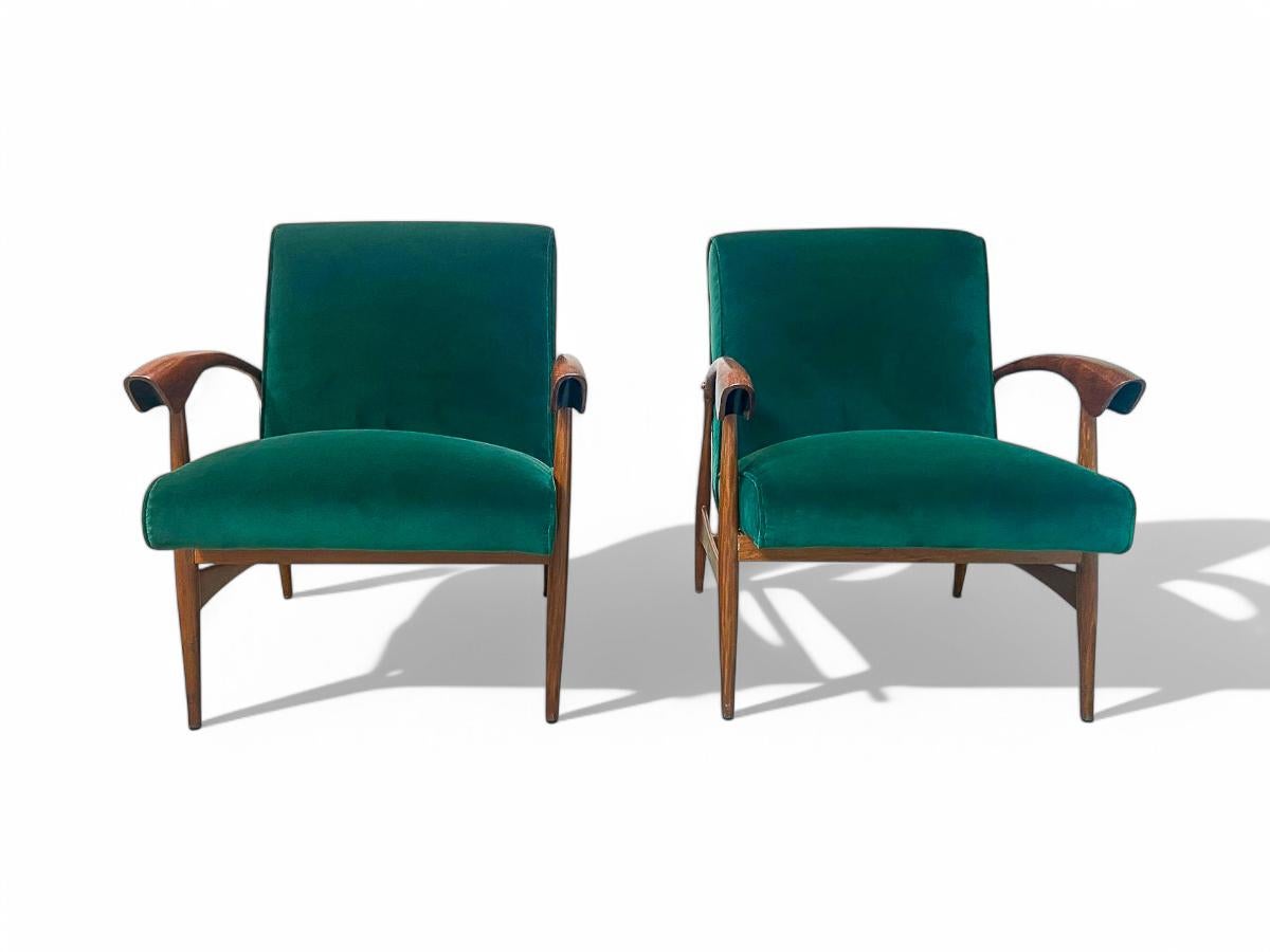 Brazilian Modern Armchairs in Hardwood & Green Velvet, Liceu De Artes, c. 1960s For Sale 2
