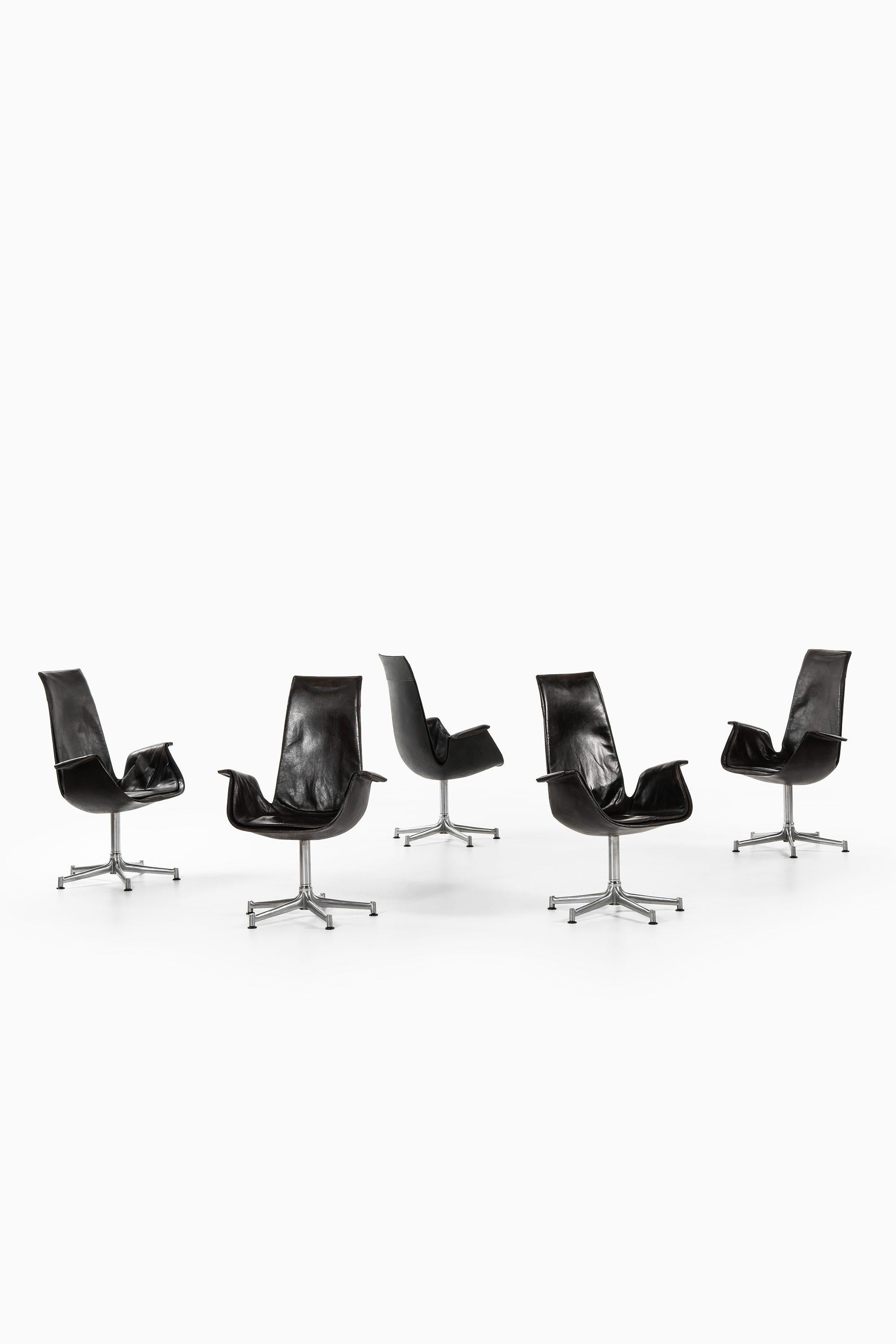 Sillón de cuero original y estructura giratoria de acero de Preben Fabricius y Jørgen Kastholm, 1969

Información adicional:
Material: Piel original y bastidor giratorio de acero
Estilo: Mediados de siglo, escandinavo
Producido por Alfred Kill