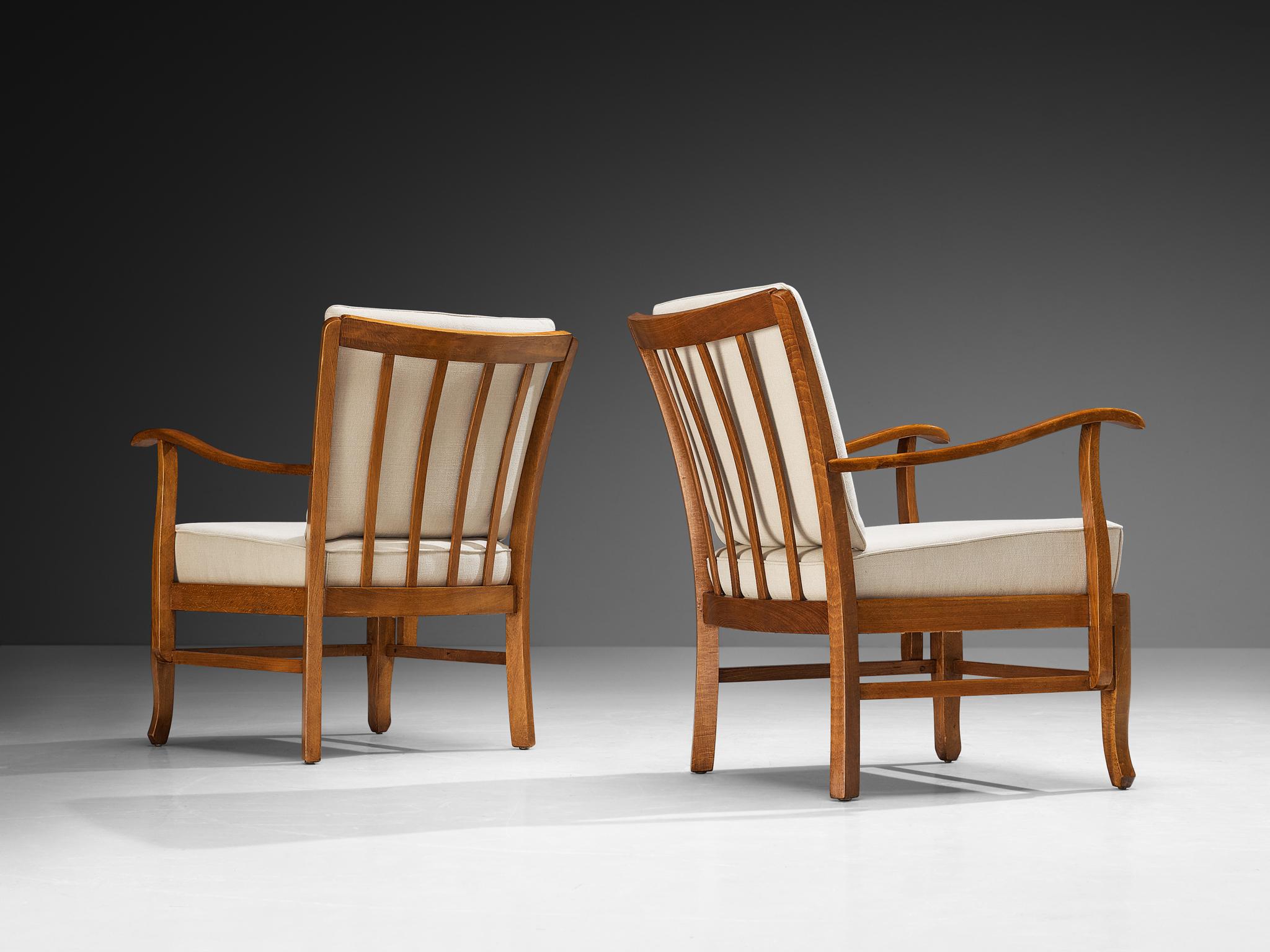 Sillones de madera maciza y cojines neutros en venta 3