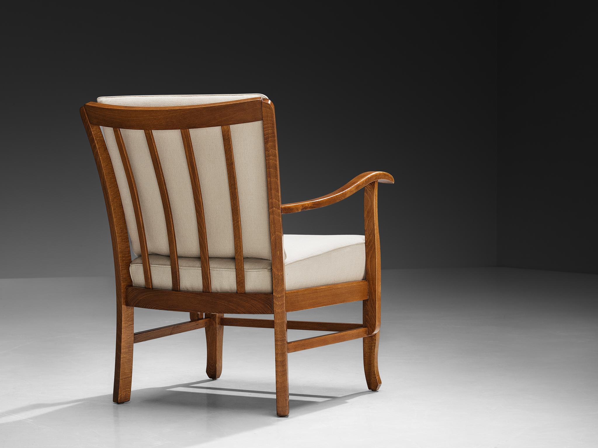 Sillones de madera maciza y cojines neutros mediados del siglo XX en venta