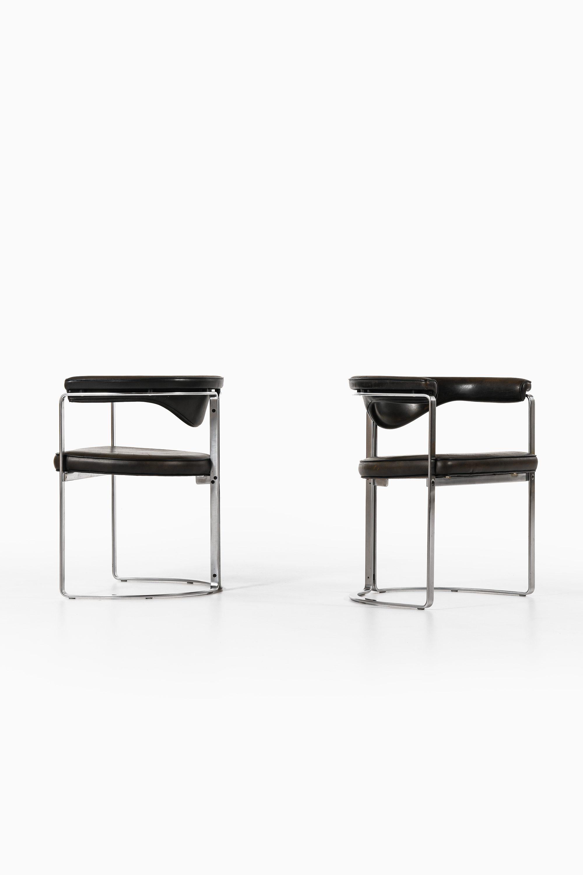 Sessel aus Stahl und Leder von Horst Brüning, 1968

Zusätzliche Informationen:
MATERIAL: Stahl und Leder
Stil: Mitte des Jahrhunderts, Deutschland
Produziert von Kill International in Deutschland
Abmessungen (B x T x H): 62,5 x 52 x 72 cm
Sitzhöhe: