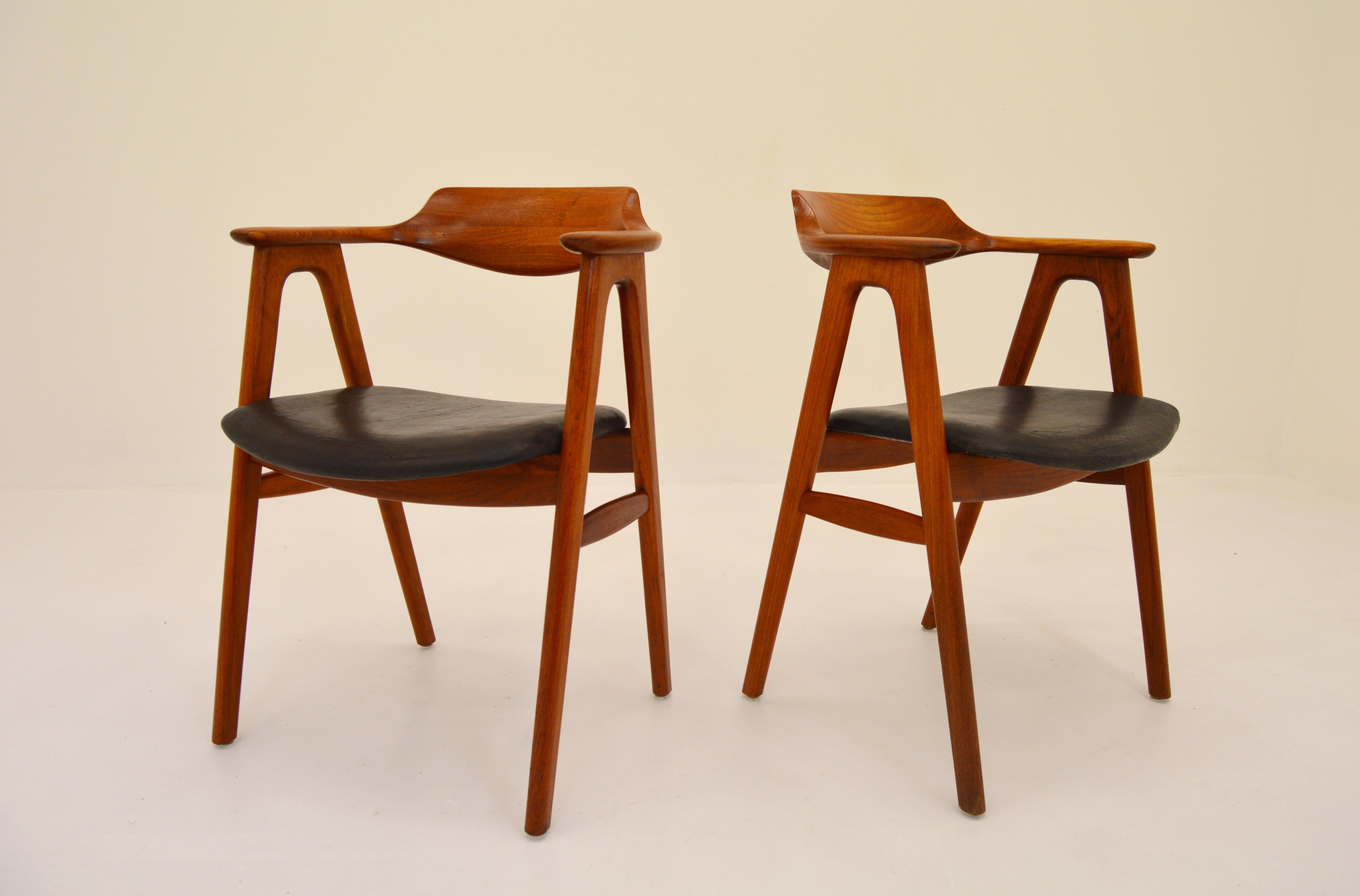 Mid-20th Century Armchairs in Teak and Leather by Erik Kirkegaard for Høng Stolefabrik For Sale