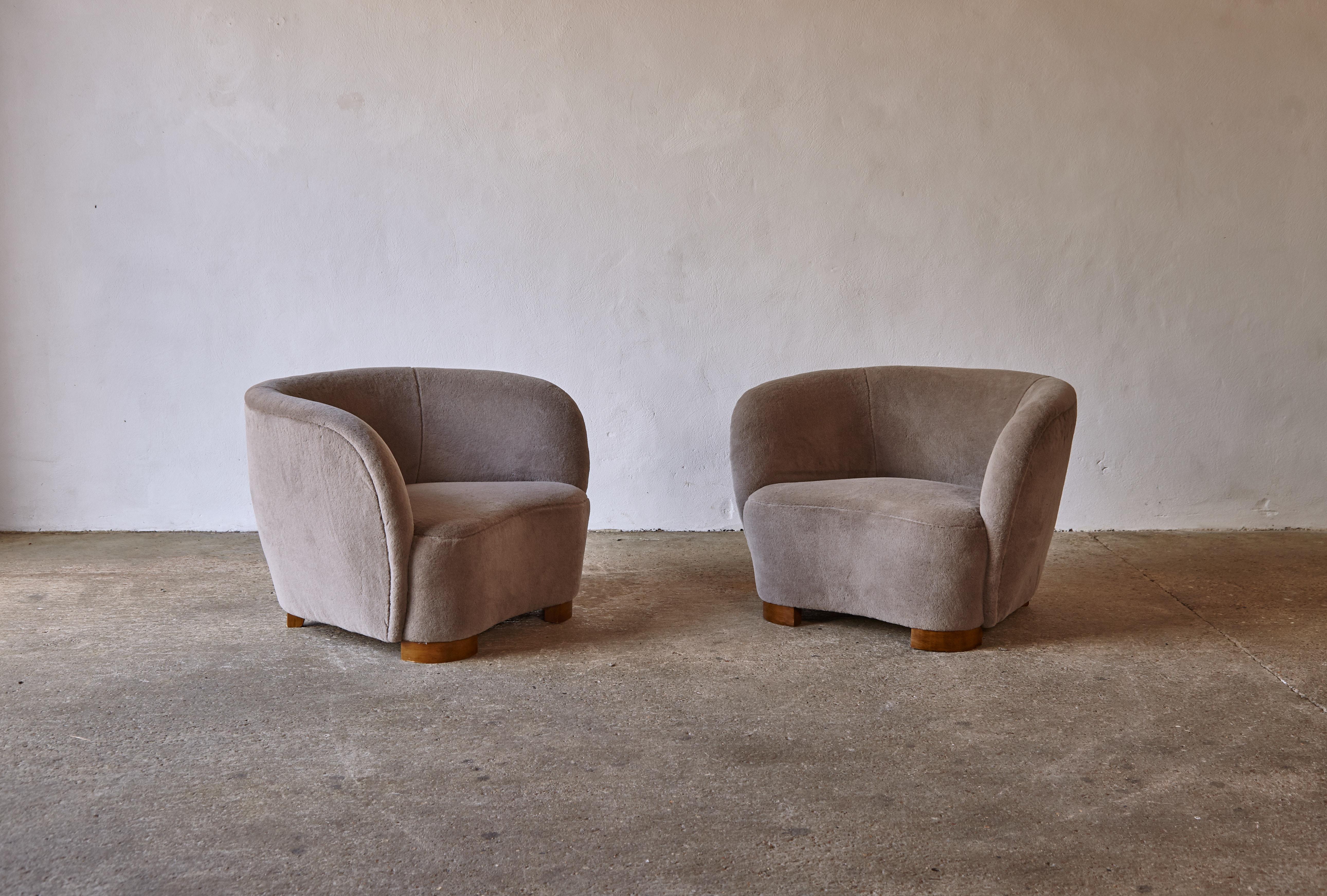 Armchairs in the Style of Flemming Lassen / Viggo Boesen, Pure Alpaca Fabric For Sale 2
