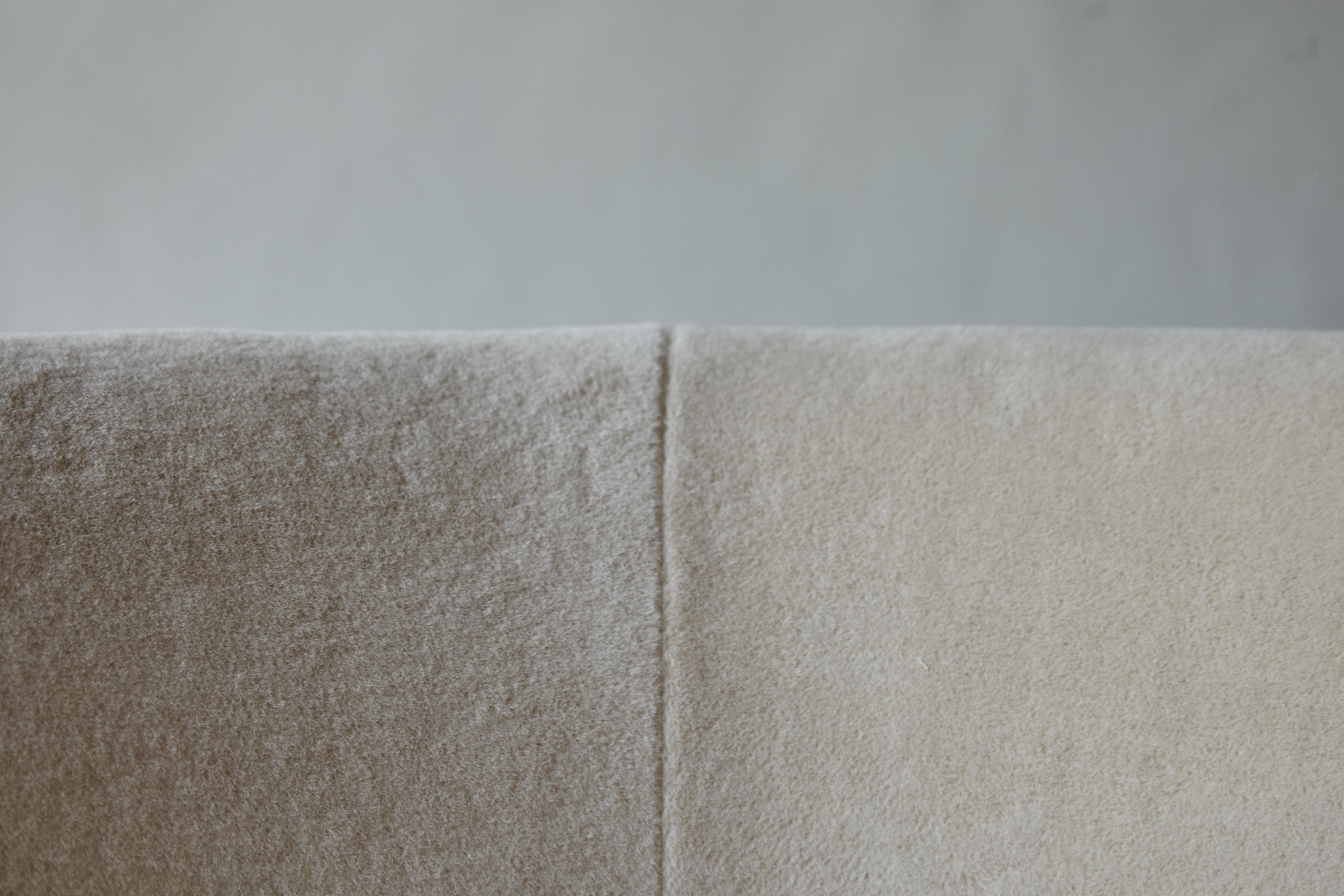 Sillones al estilo de Flemming Lassen / Viggo Boesen, tapicería de alpaca pura en venta 10