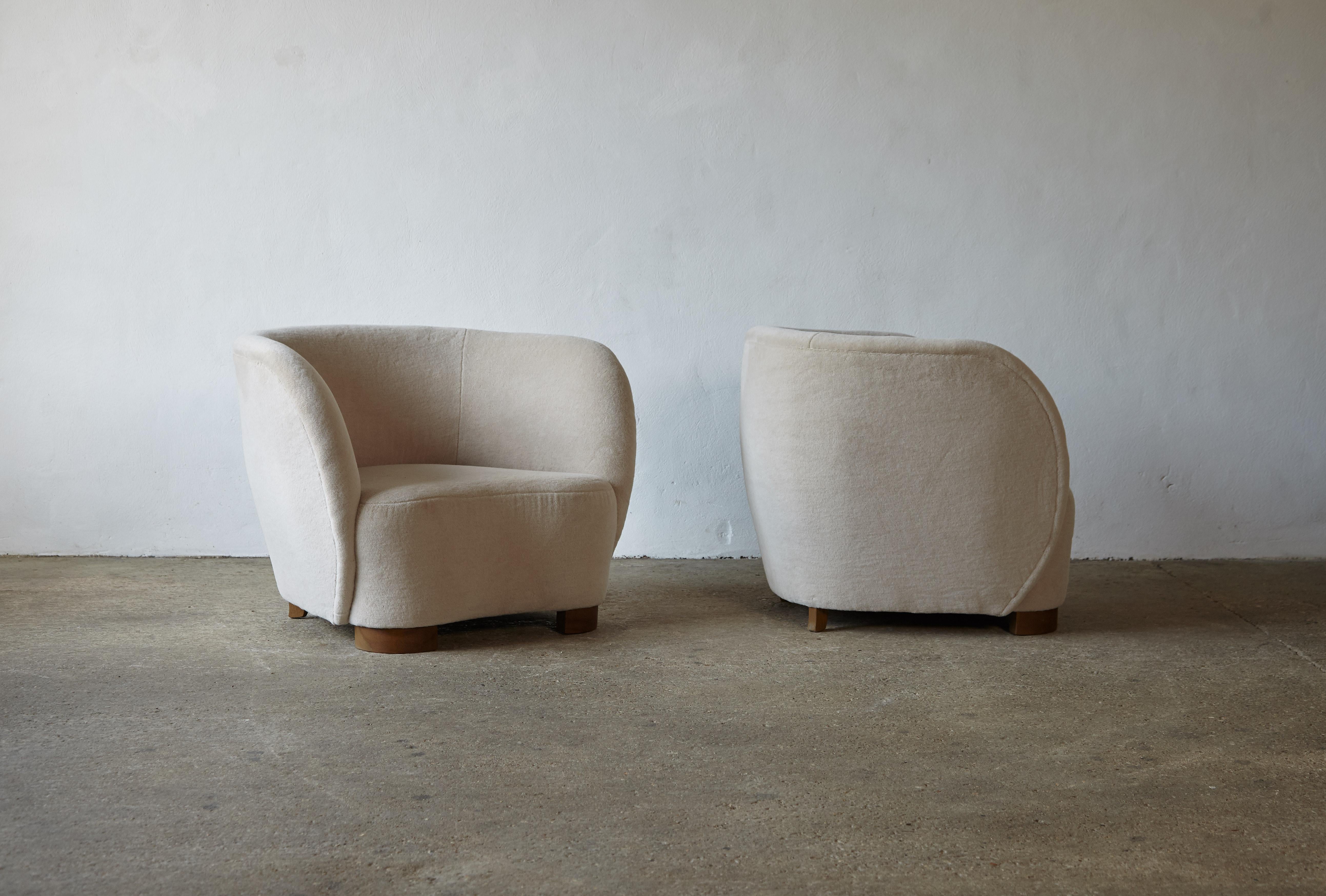 Armchairs in the Style of Flemming Lassen / Viggo Boesen, Pure Alpaca Upholstery For Sale 1